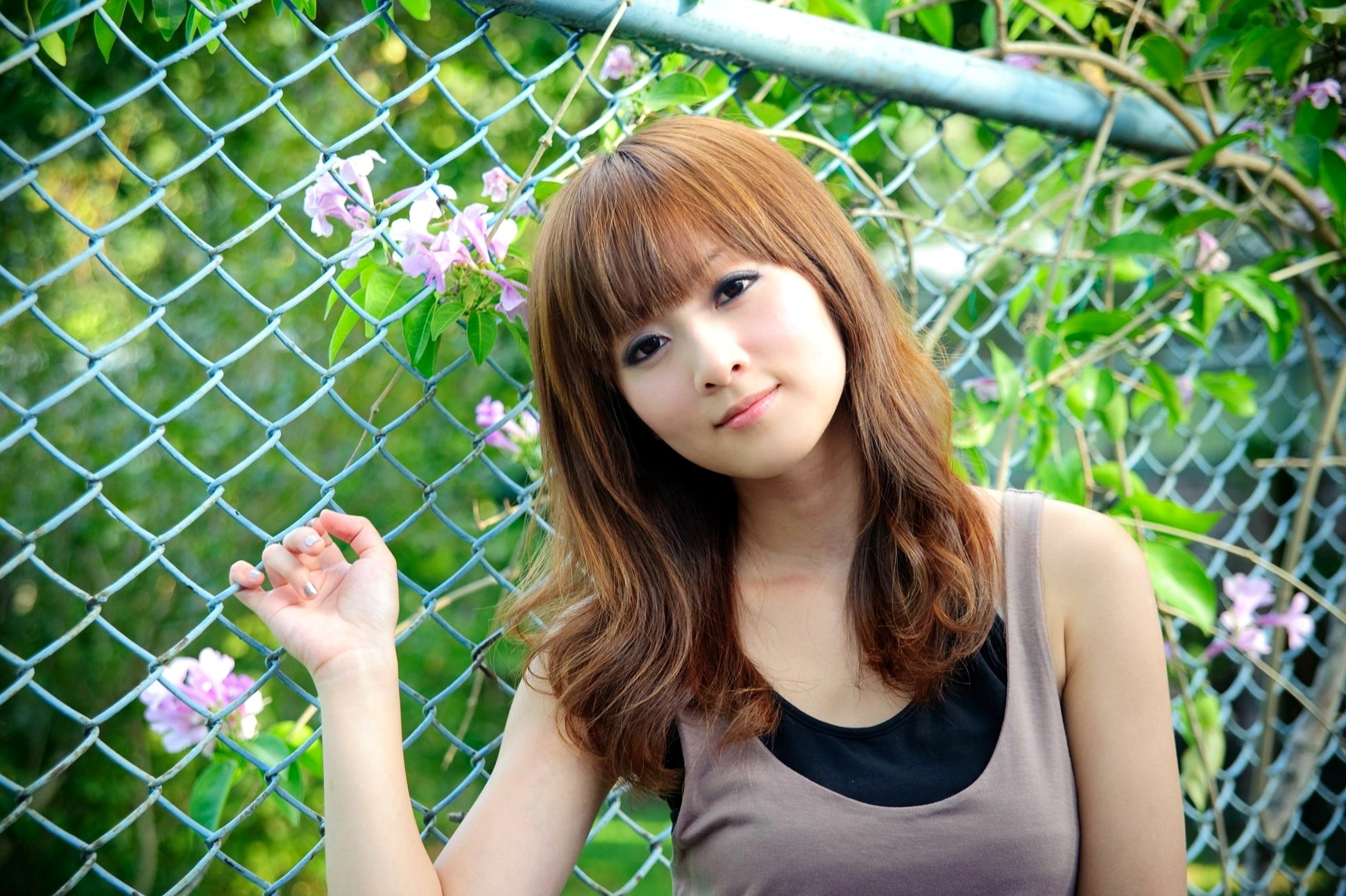 台湾正妹Mikako/果子MM户外唯美写真,华丽宫廷风与清新夏日裙装,双溪公园士林官邸赏心悦目实拍