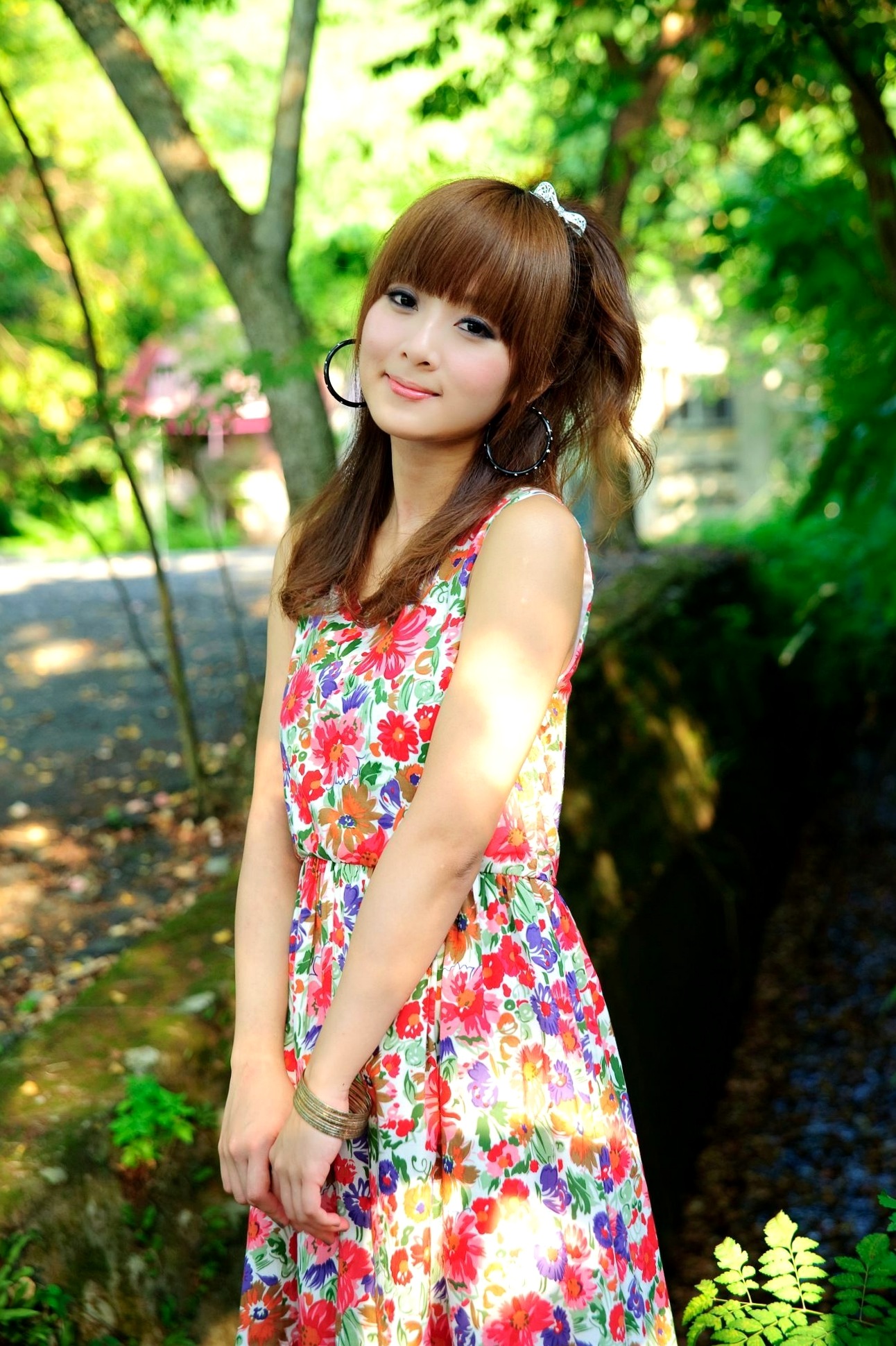 台湾正妹Mikako/果子MM户外唯美写真,华丽宫廷风与清新夏日裙装,双溪公园士林官邸赏心悦目实拍