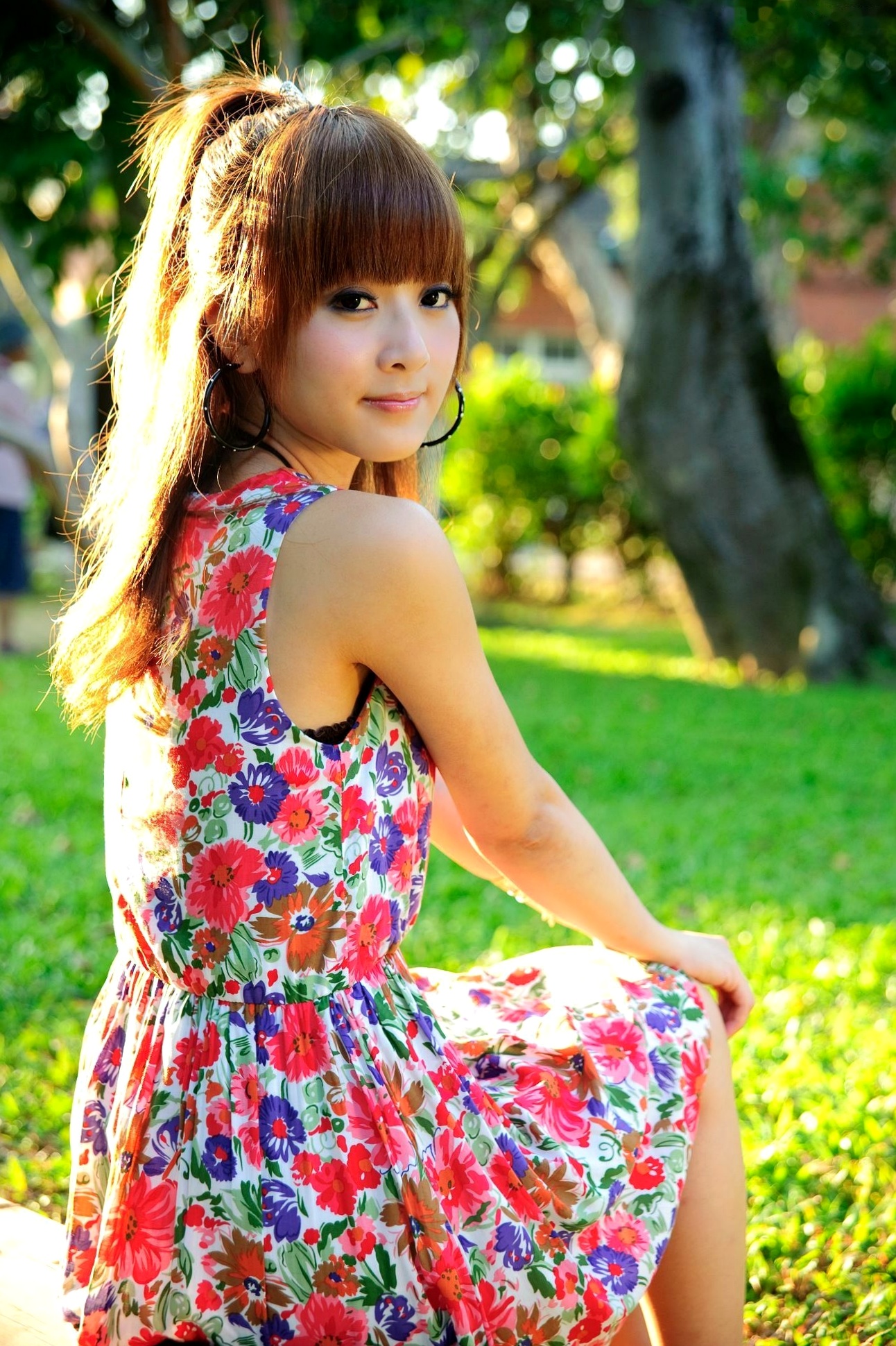 台湾正妹Mikako/果子MM户外唯美写真,华丽宫廷风与清新夏日裙装,双溪公园士林官邸赏心悦目实拍