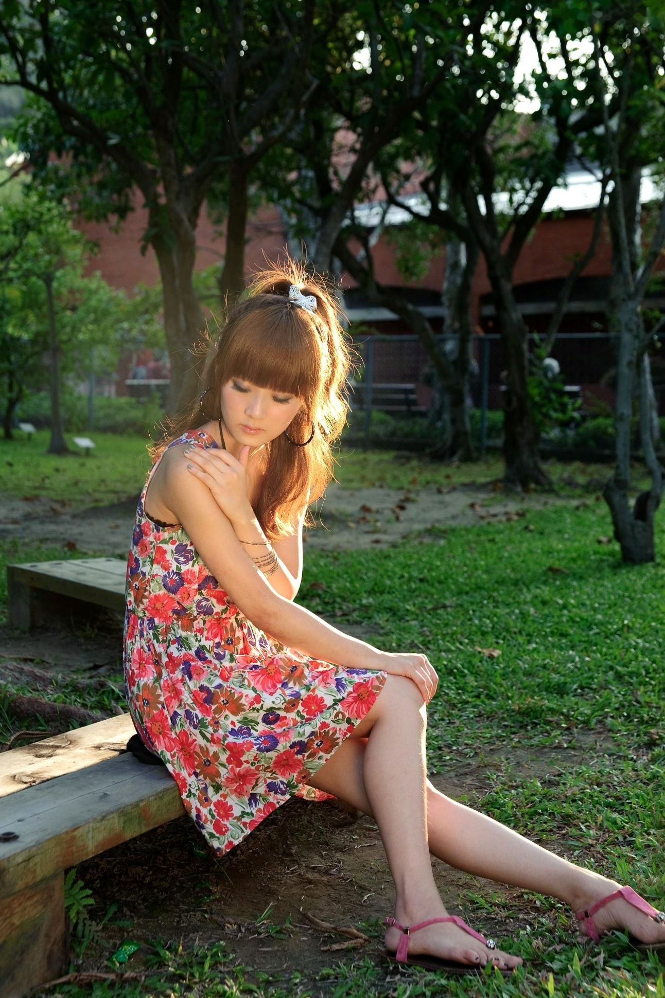 台湾正妹Mikako/果子MM户外唯美写真,华丽宫廷风与清新夏日裙装,双溪公园士林官邸赏心悦目实拍