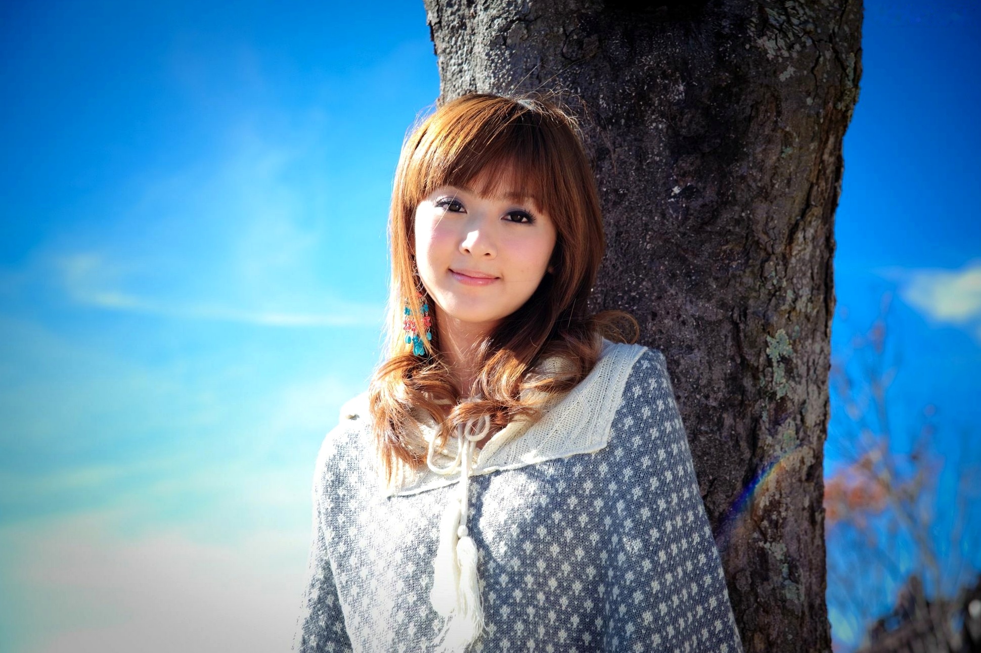 台湾正妹_果子MM/张允霏《果子遊清境》户外清新写真,元气少女自然随性穿搭,甜美笑容治愈系旅拍