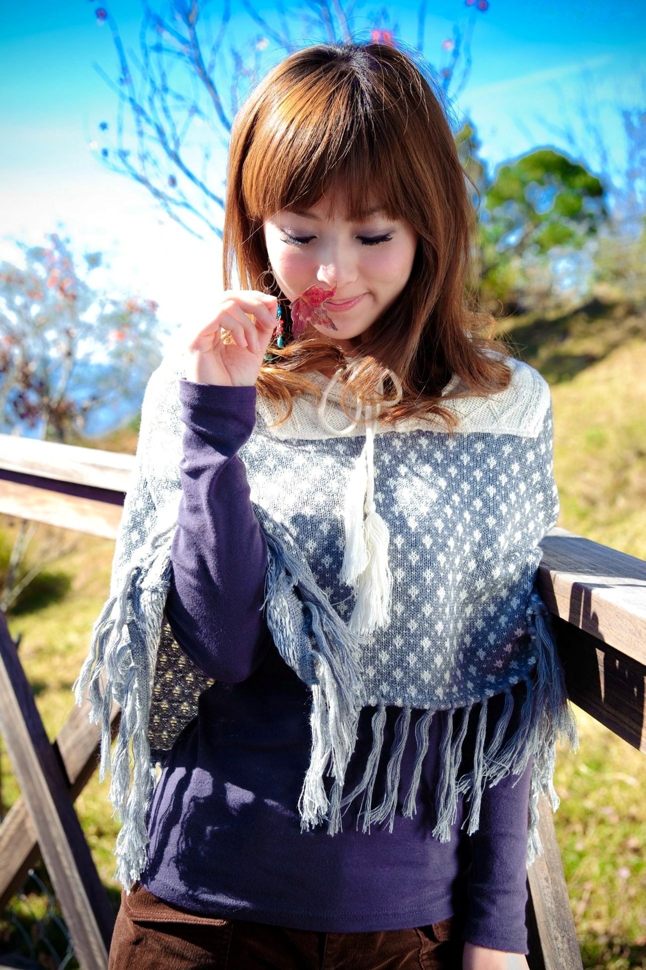 台湾正妹_果子MM/张允霏《果子遊清境》户外清新写真,元气少女自然随性穿搭,甜美笑容治愈系旅拍