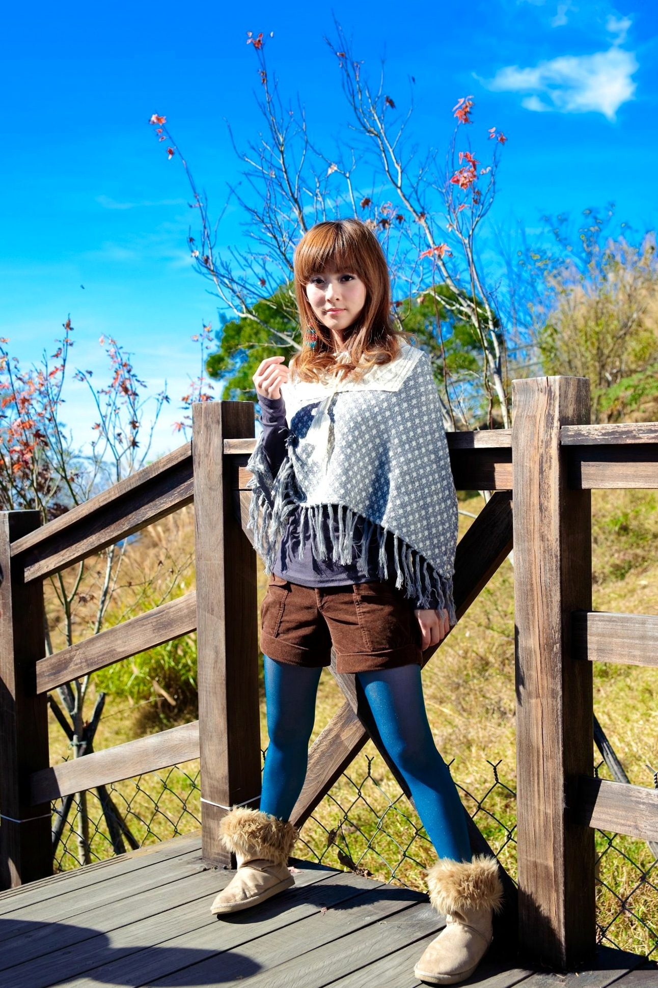 台湾正妹_果子MM/张允霏《果子遊清境》户外清新写真,元气少女自然随性穿搭,甜美笑容治愈系旅拍