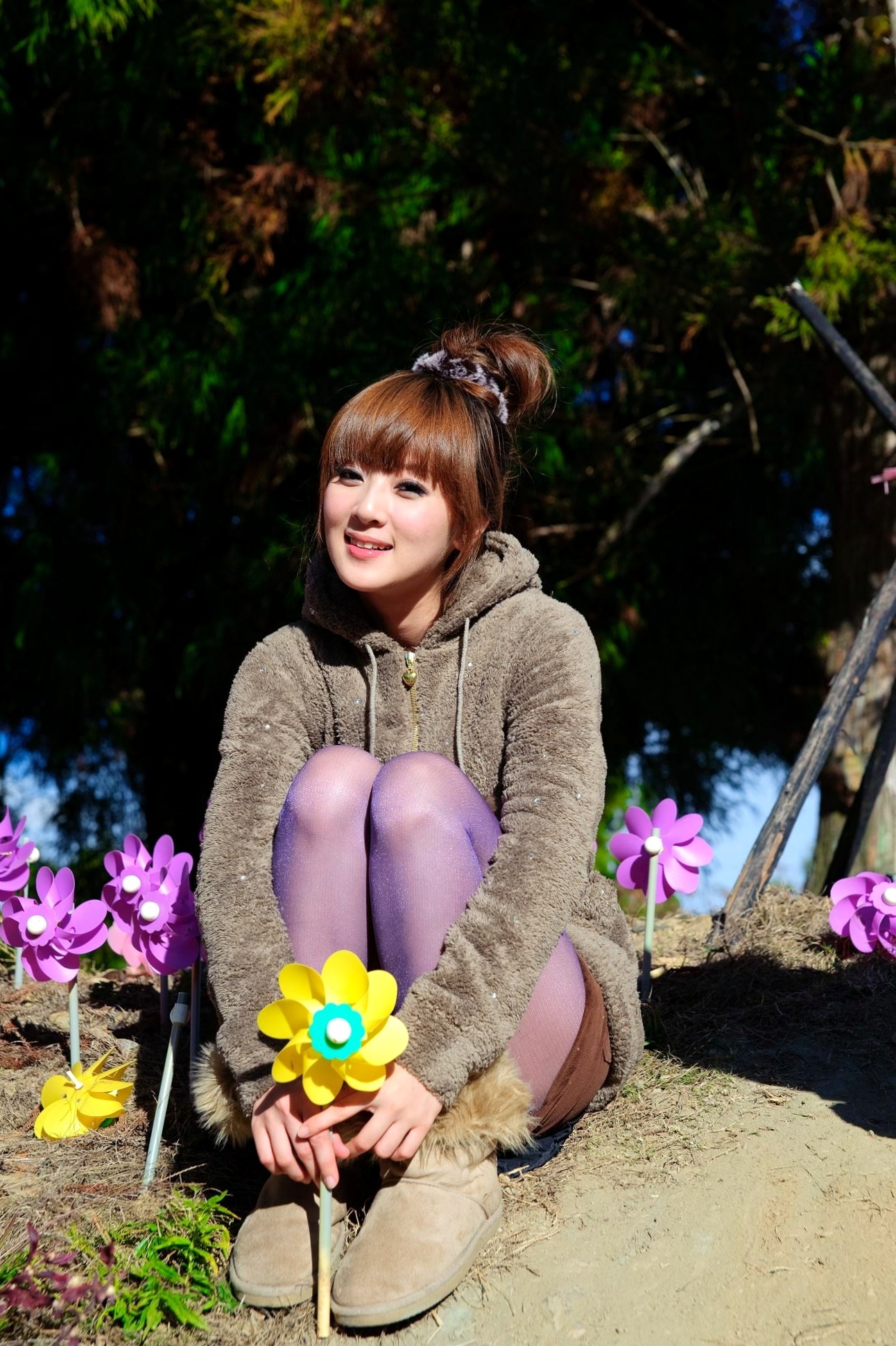台湾正妹_果子MM/张允霏《果子遊清境》户外清新写真,元气少女自然随性穿搭,甜美笑容治愈系旅拍