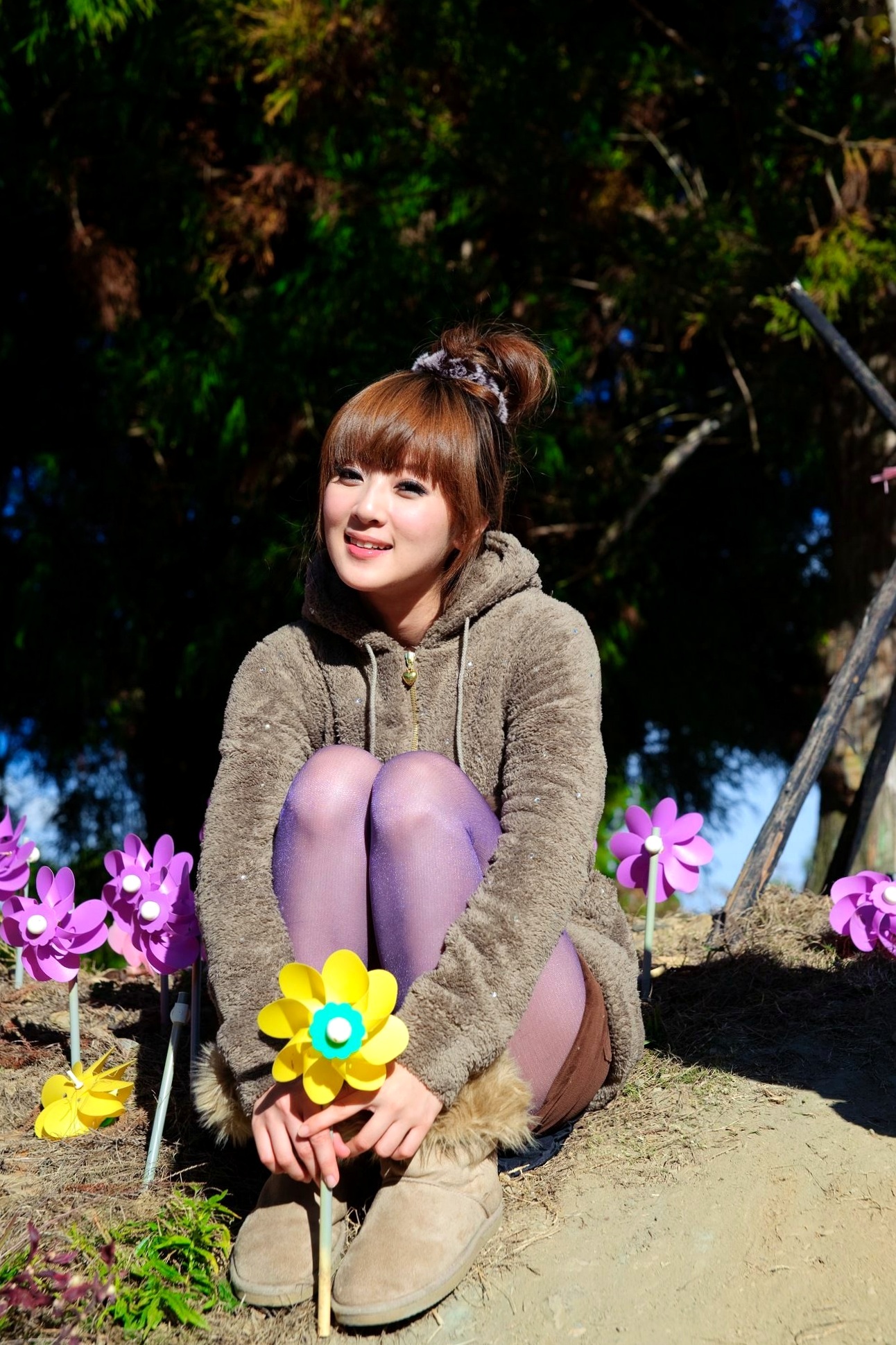 台湾正妹_果子MM/张允霏《果子遊清境》户外清新写真,元气少女自然随性穿搭,甜美笑容治愈系旅拍