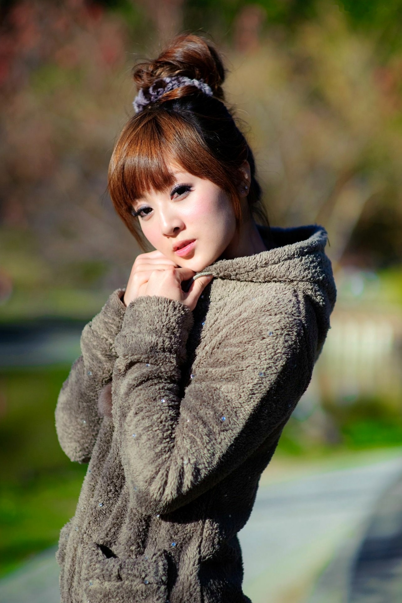 台湾正妹_果子MM/张允霏《果子遊清境》户外清新写真,元气少女自然随性穿搭,甜美笑容治愈系旅拍