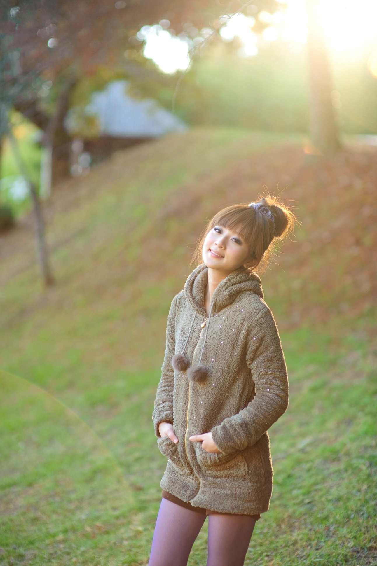 台湾正妹_果子MM/张允霏《果子遊清境》户外清新写真,元气少女自然随性穿搭,甜美笑容治愈系旅拍