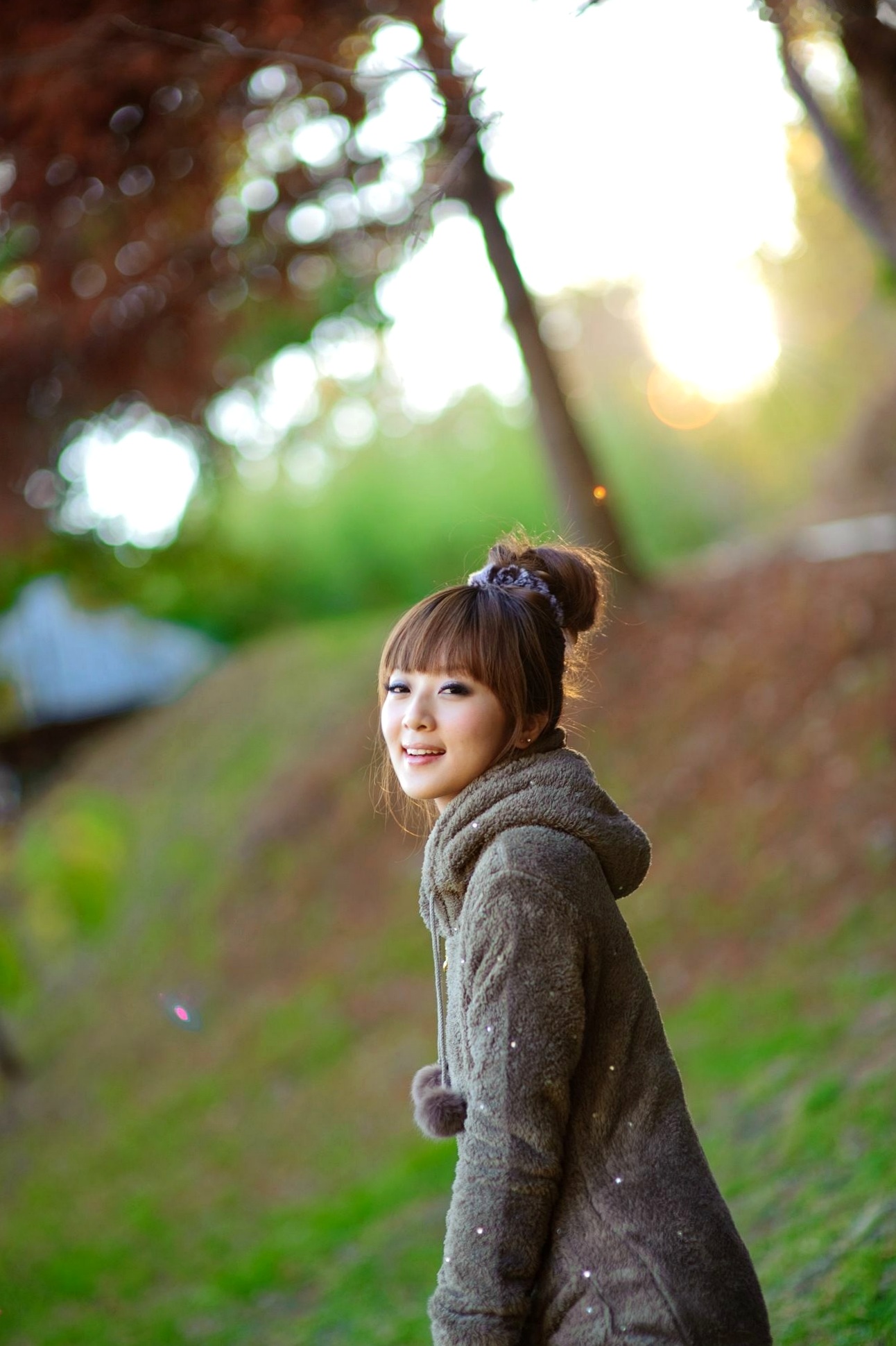 台湾正妹_果子MM/张允霏《果子遊清境》户外清新写真,元气少女自然随性穿搭,甜美笑容治愈系旅拍