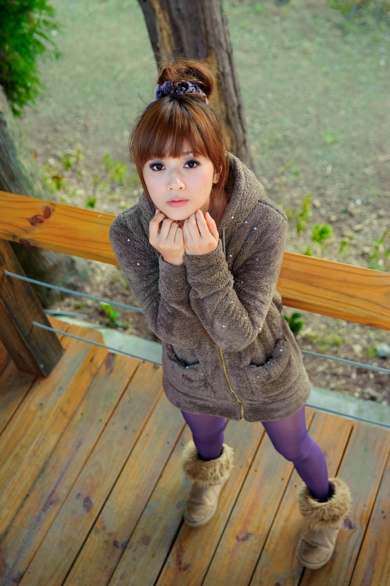 台湾正妹_果子MM/张允霏《果子遊清境》户外清新写真,元气少女自然随性穿搭,甜美笑容治愈系旅拍