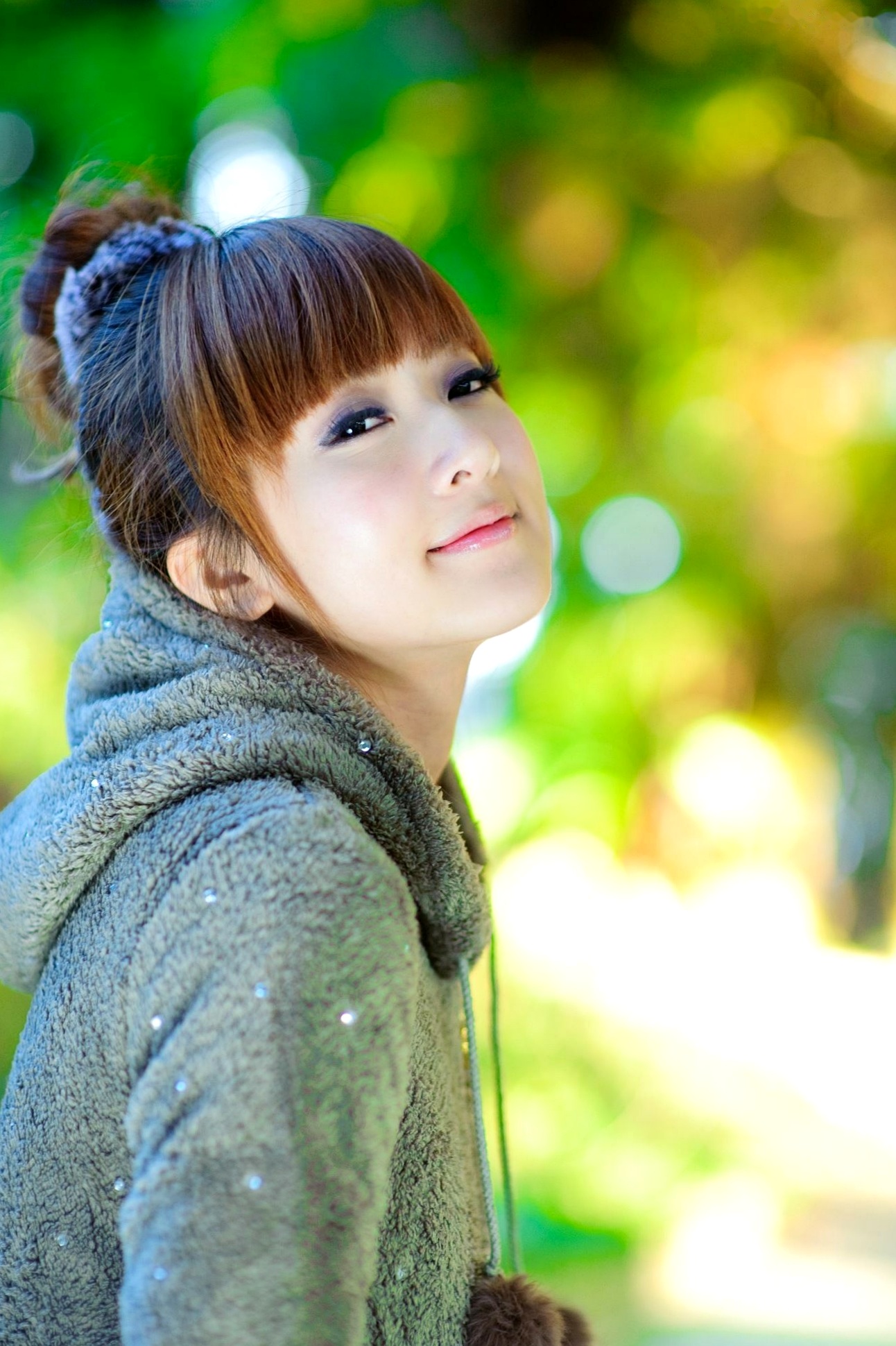 台湾正妹_果子MM/张允霏《果子遊清境》户外清新写真,元气少女自然随性穿搭,甜美笑容治愈系旅拍