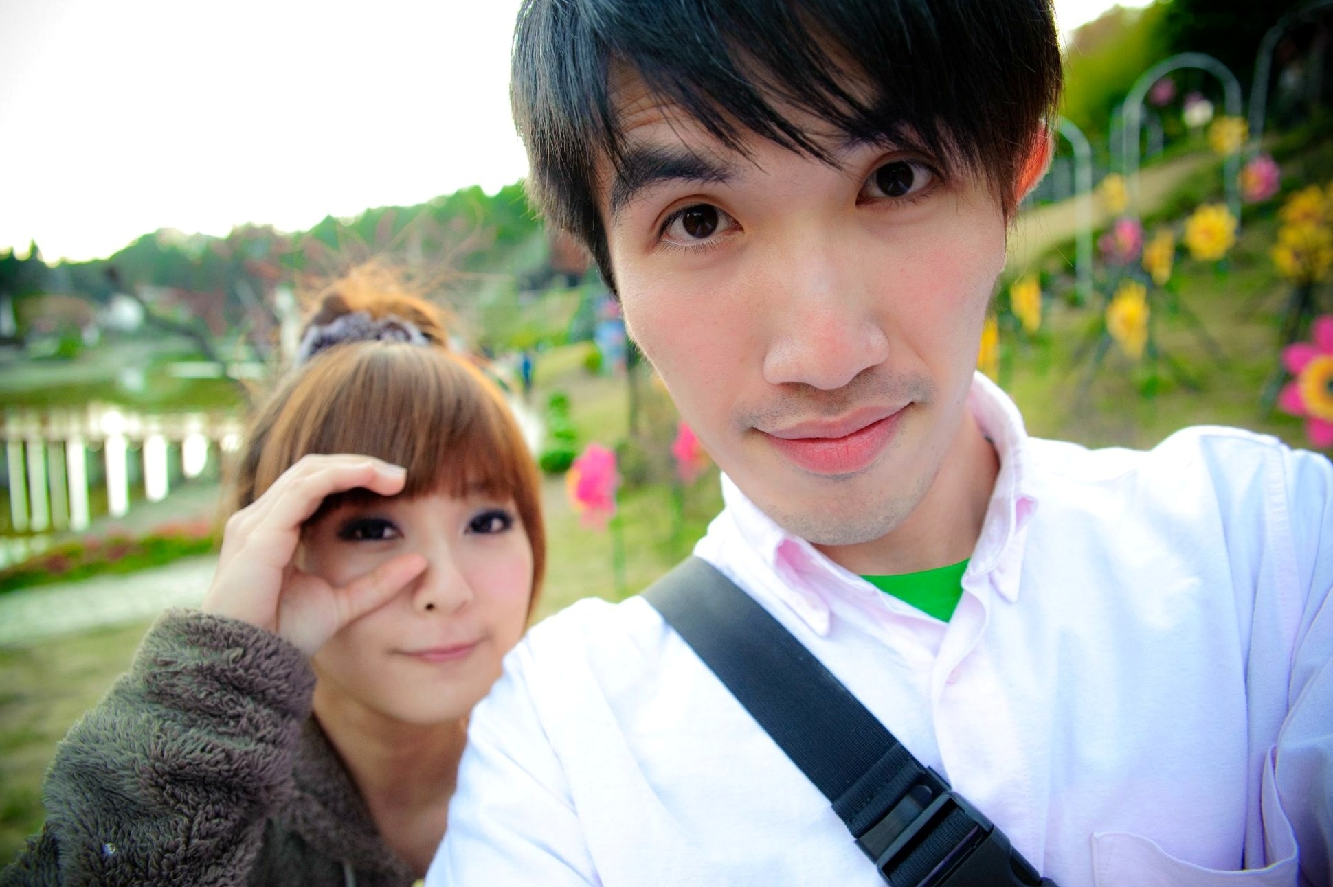 台湾正妹_果子MM/张允霏《果子遊清境》户外清新写真,元气少女自然随性穿搭,甜美笑容治愈系旅拍