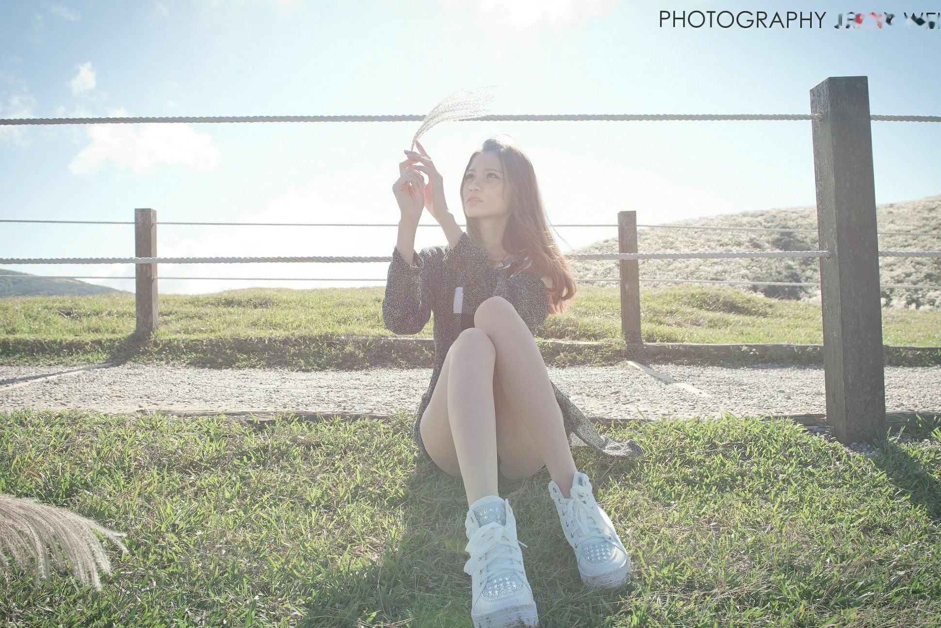 台湾正妹蔡译心Candice清新修长美腿写真集,室内时尚穿搭风格高清作品集