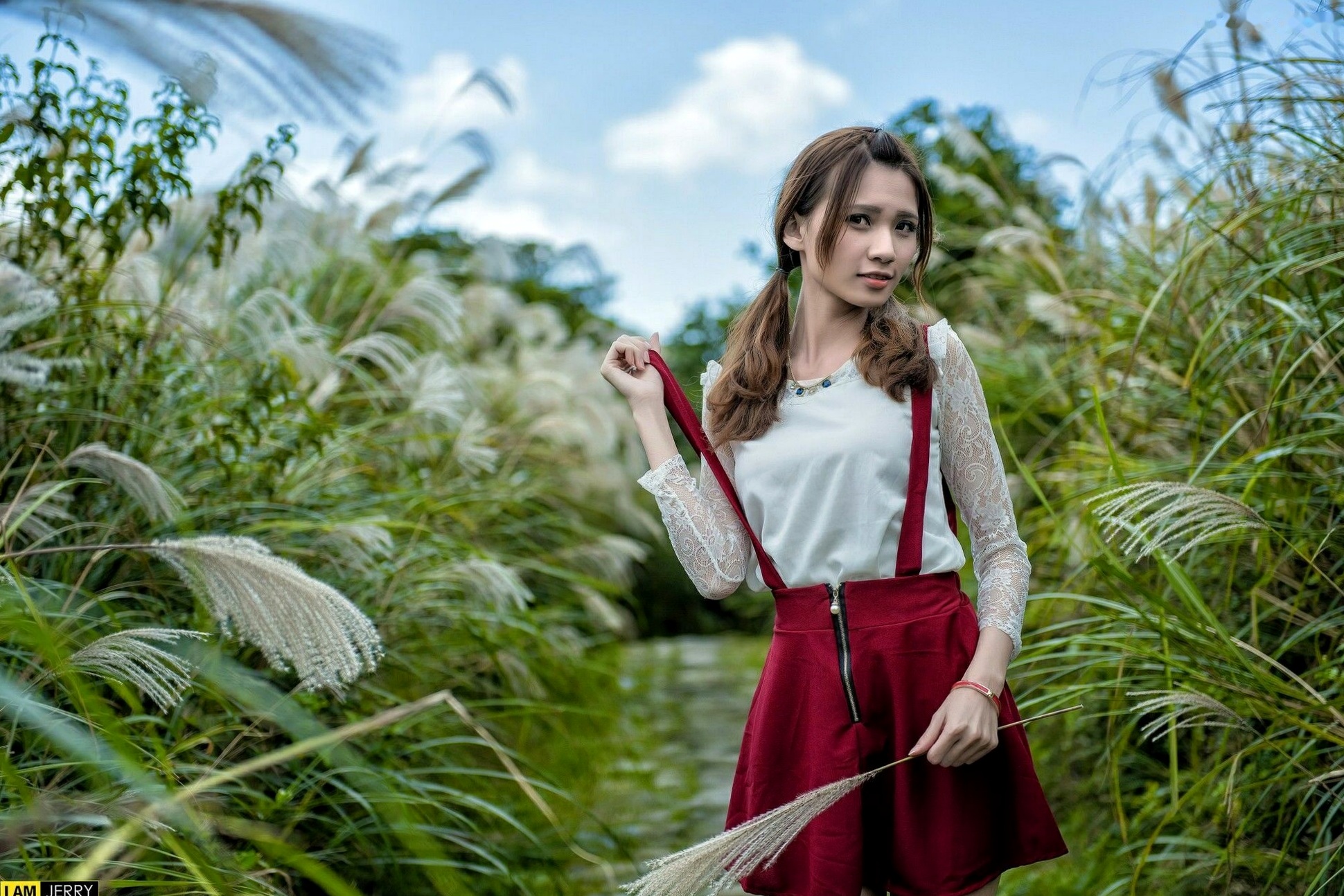 台湾正妹蔡译心Candice清新修长美腿写真集,室内时尚穿搭风格高清作品集
