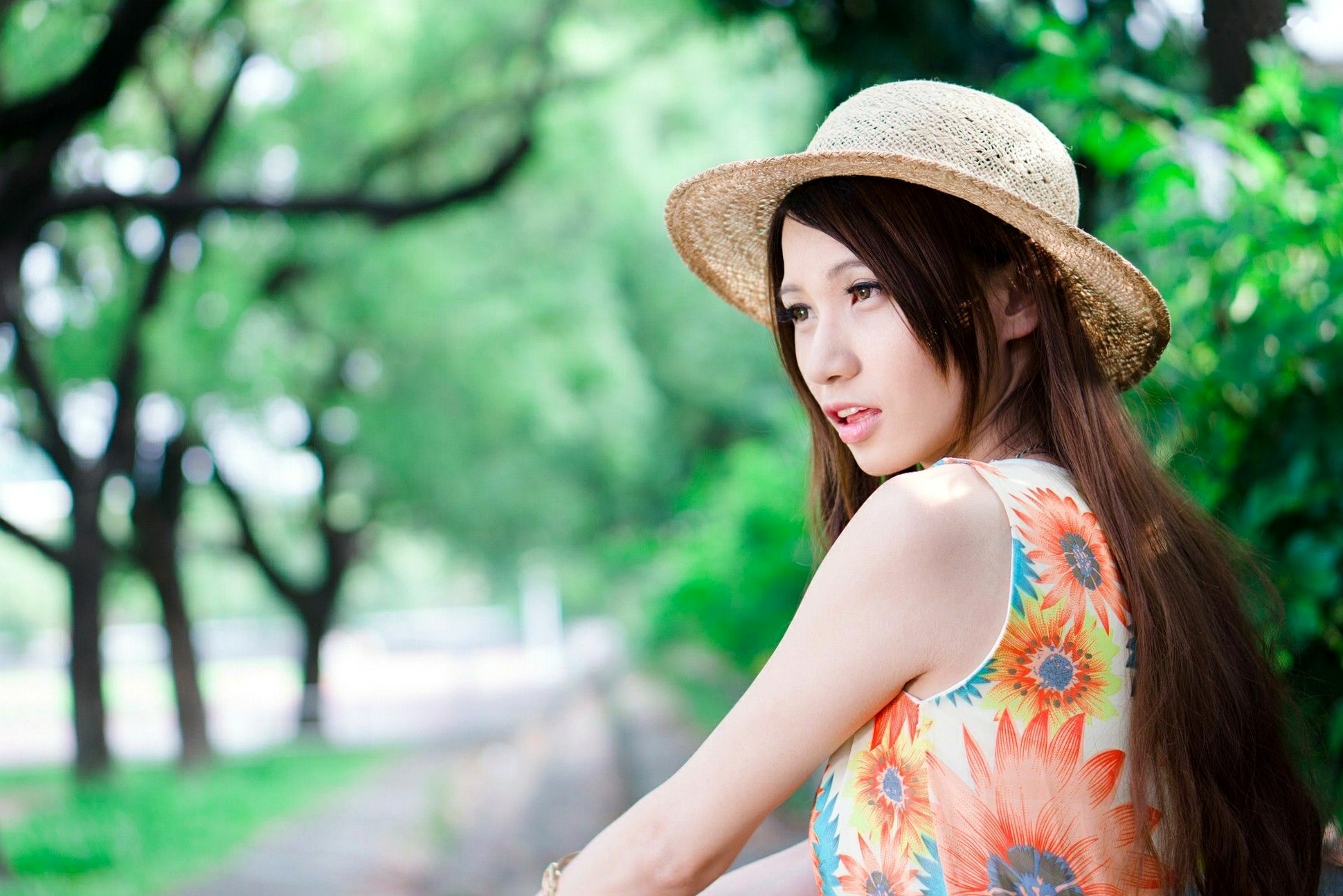 台湾正妹蔡译心Candice清新修长美腿写真集,室内时尚穿搭风格高清作品集