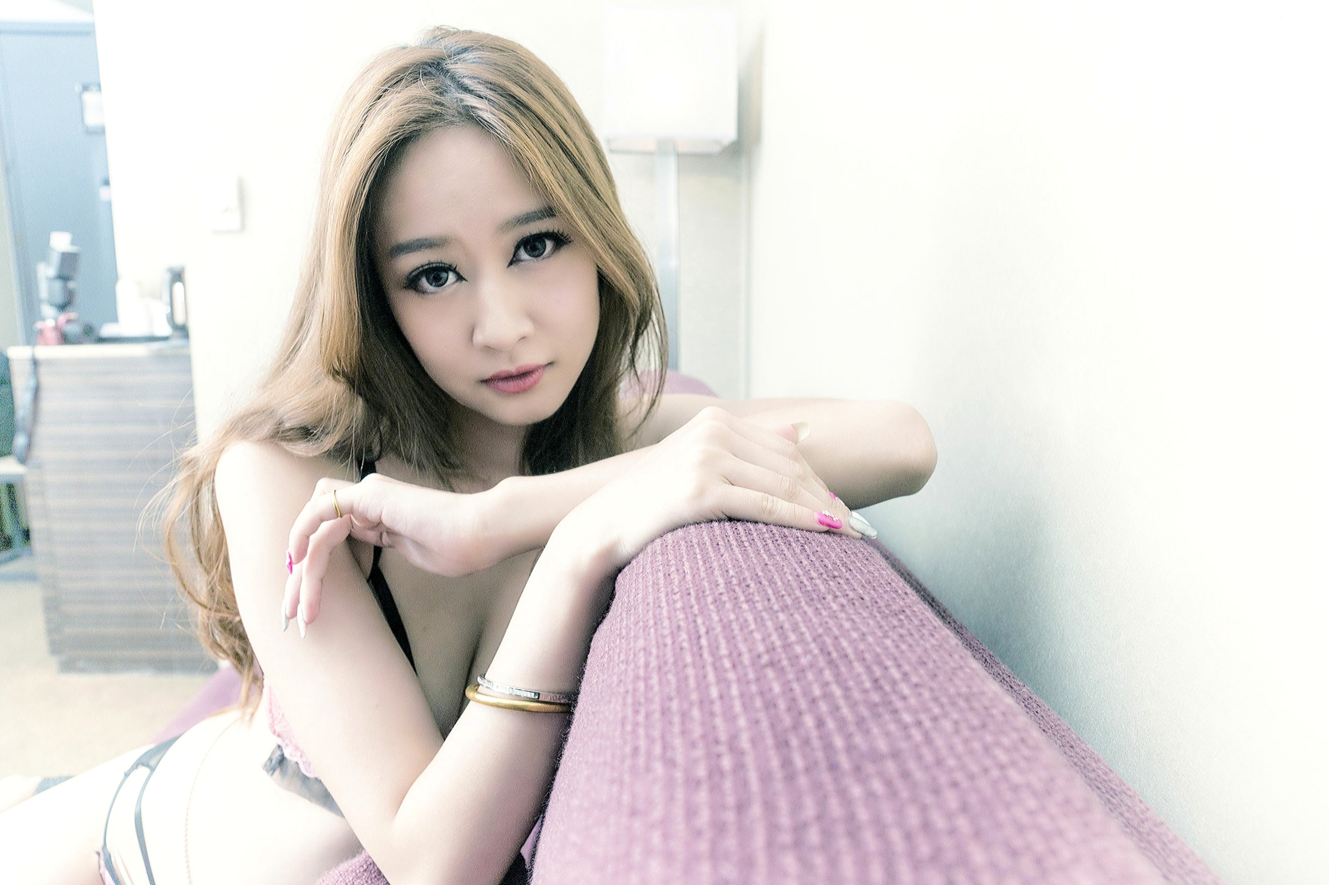 Gallery - 台湾正妹康凯乐Kaylar《性感内衣私房》酒店床边诱惑写真集 - 气质美女迷人私房照台湾性感内衣私房照诱惑 女神私房照_秀色女神