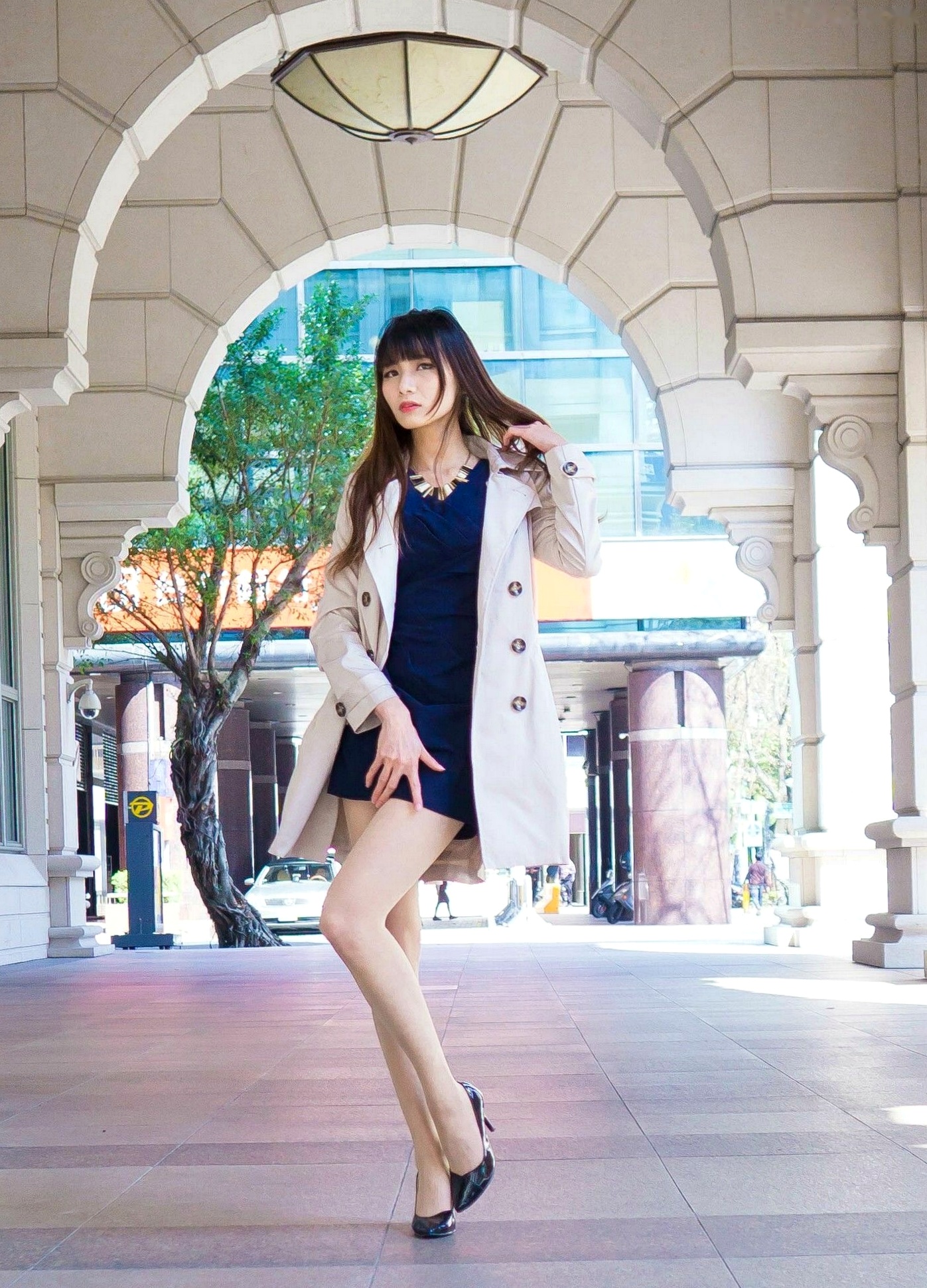台湾美女蔡译心Candice台北街拍写真集,信义商区与东区时尚穿搭,极致美腿演绎都市清新气质