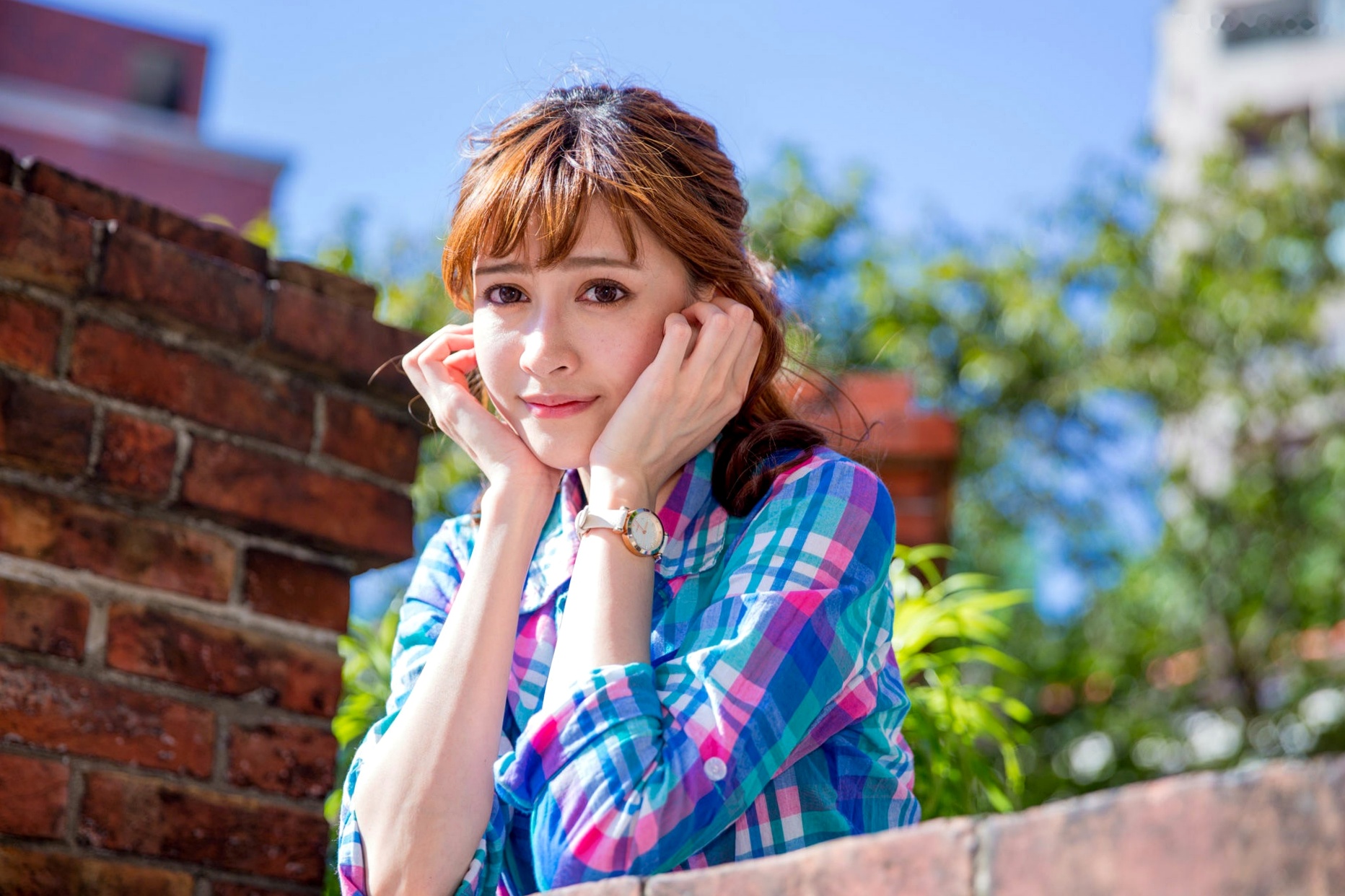 台湾正妹段璟瑶/璟儿《老街漫步》清新户外随拍,修长美腿搭配黑丝的优雅街拍,治愈系少女的甜美日常