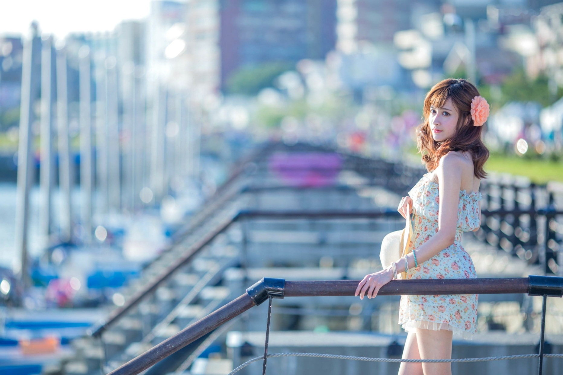 台湾正妹段璟瑶/璟儿《老街漫步》清新户外随拍,修长美腿搭配黑丝的优雅街拍,治愈系少女的甜美日常