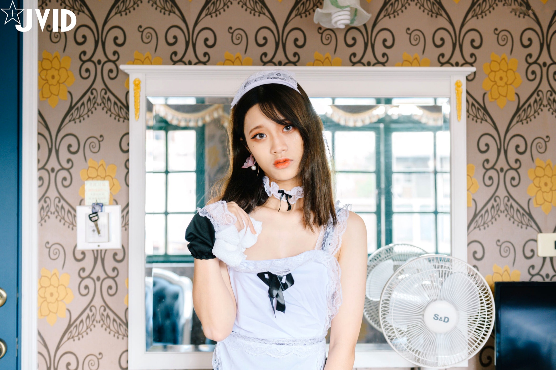 韩芳语JVID私房照:娇小女仆角色扮演,大尺度性感家居风格,尽显极致诱人曲线