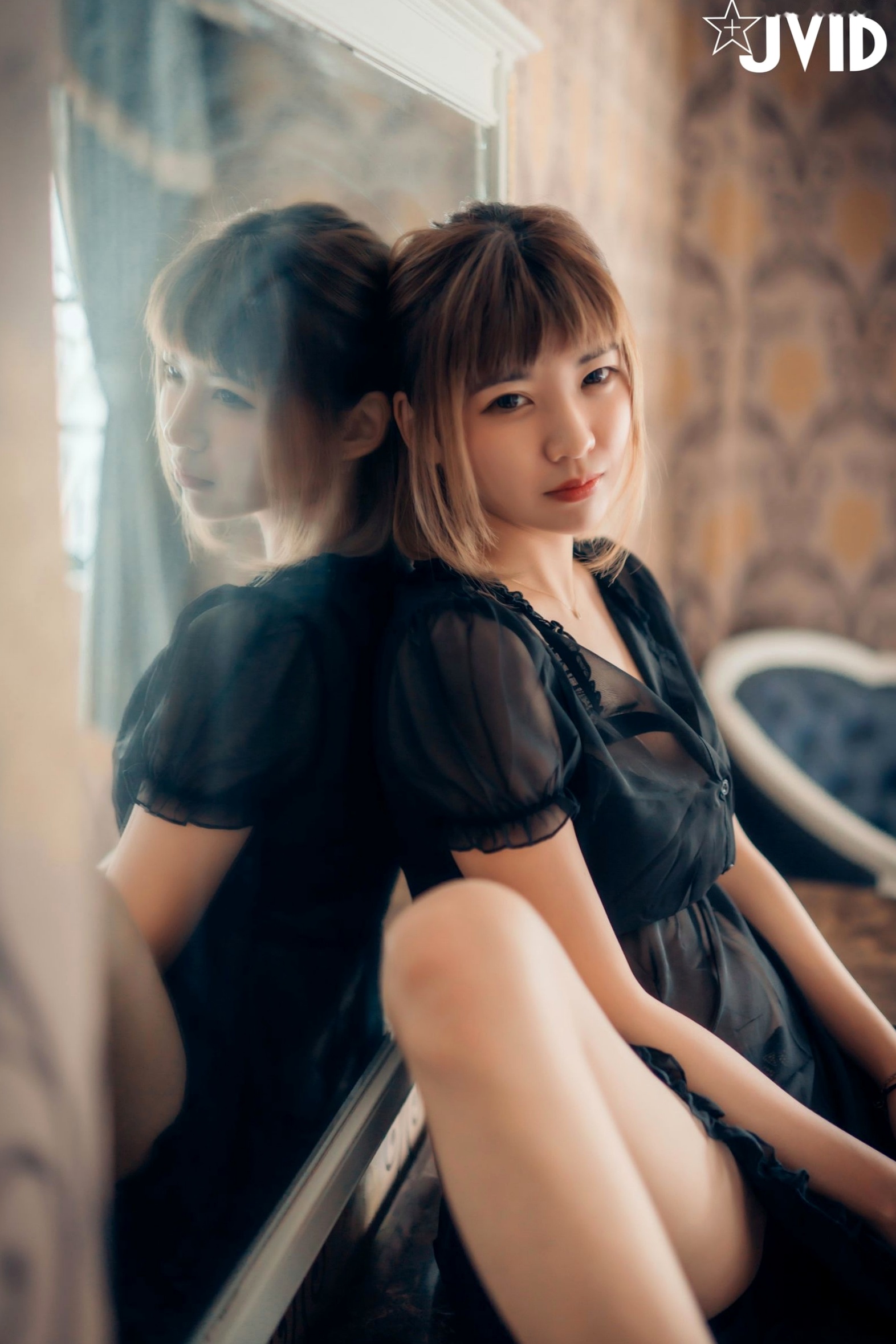 JVID女神果宝宝:卧室私房唯美诱惑写真,极致身材呈现清纯女友爱意,尽显迷人魅力