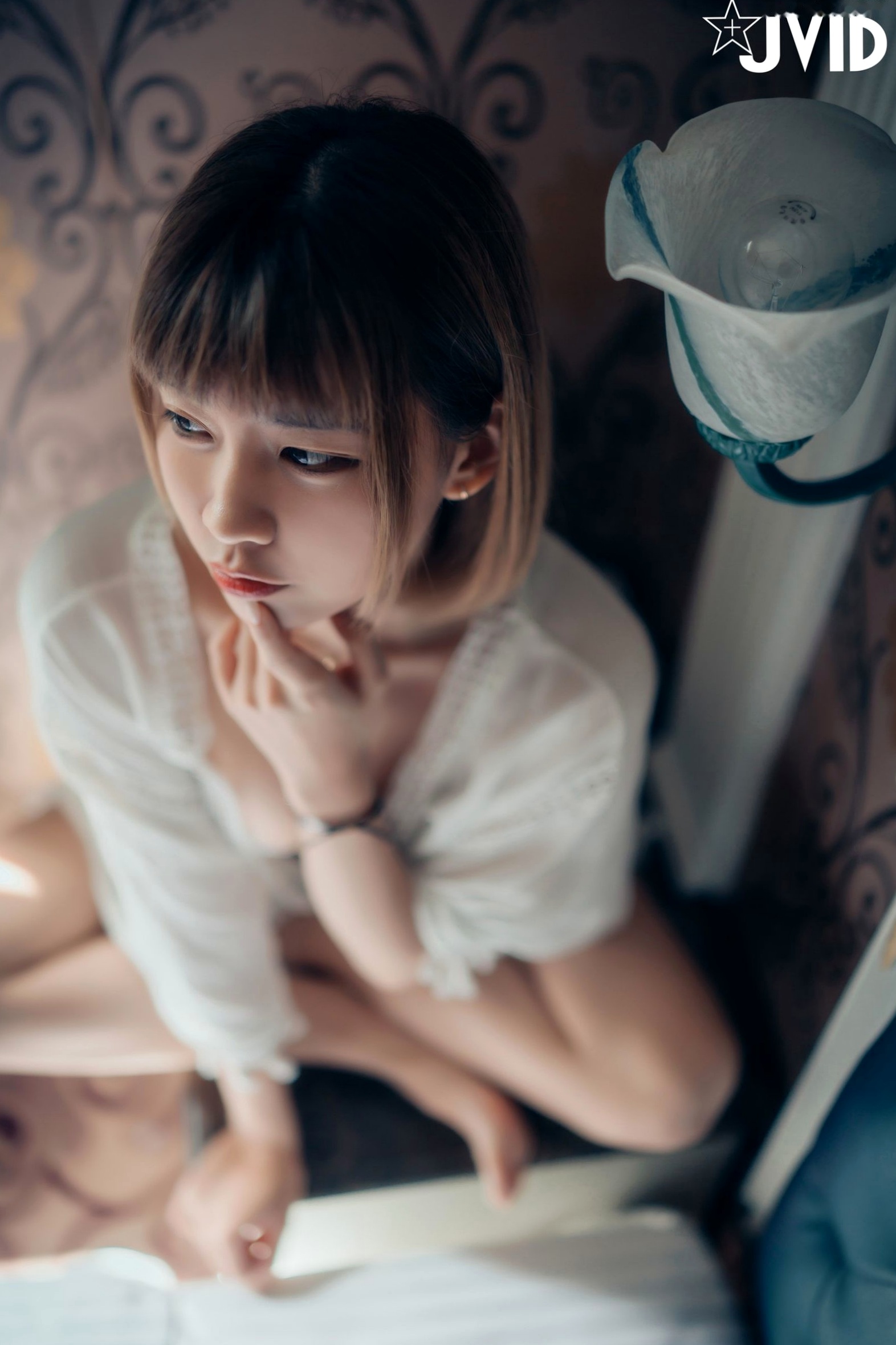 JVID女神果宝宝:卧室私房唯美诱惑写真,极致身材呈现清纯女友爱意,尽显迷人魅力