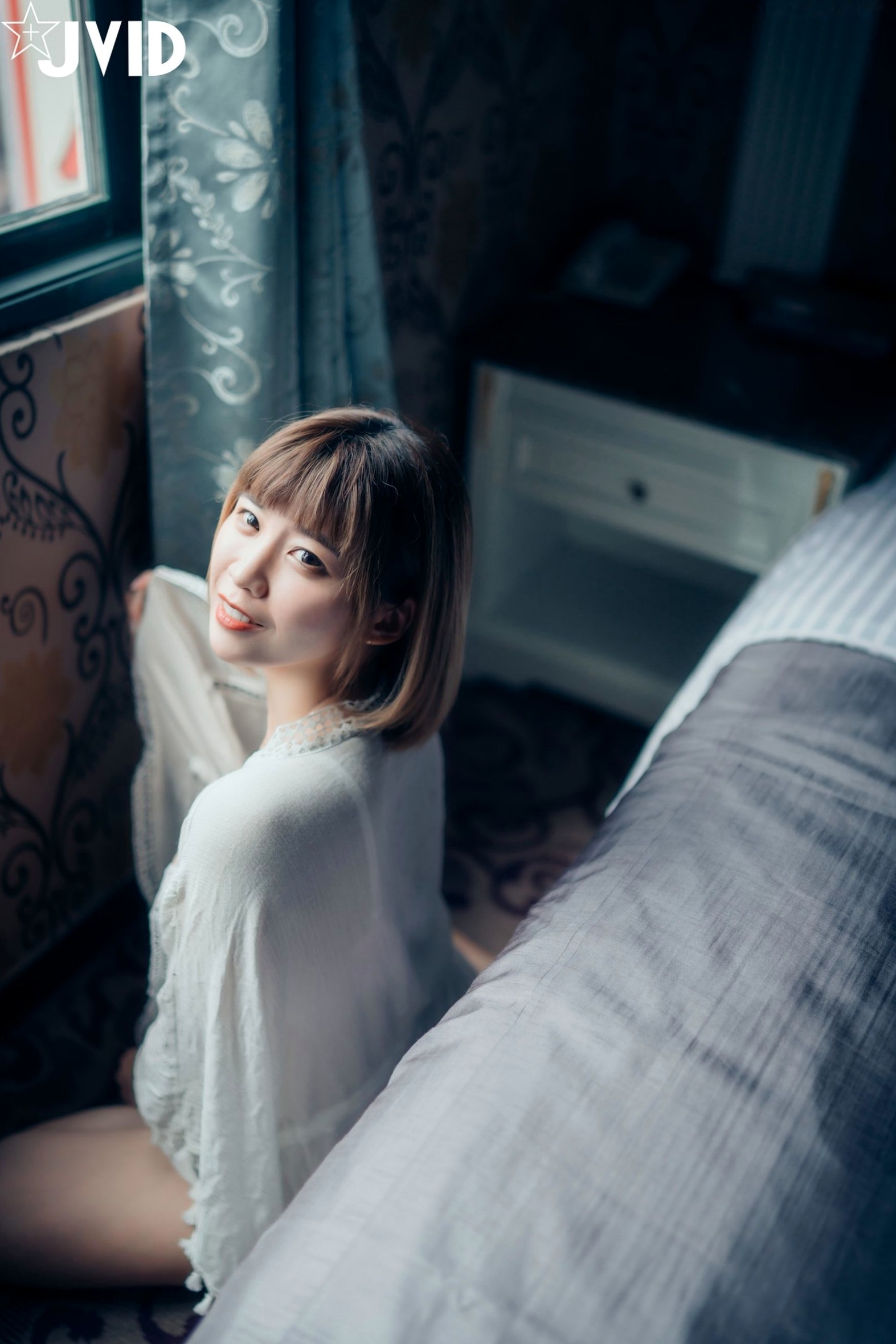 JVID女神果宝宝:卧室私房唯美诱惑写真,极致身材呈现清纯女友爱意,尽显迷人魅力