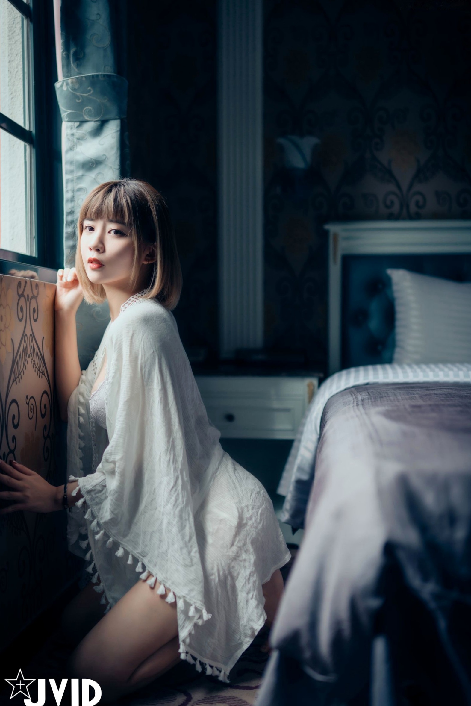 JVID女神果宝宝:卧室私房唯美诱惑写真,极致身材呈现清纯女友爱意,尽显迷人魅力