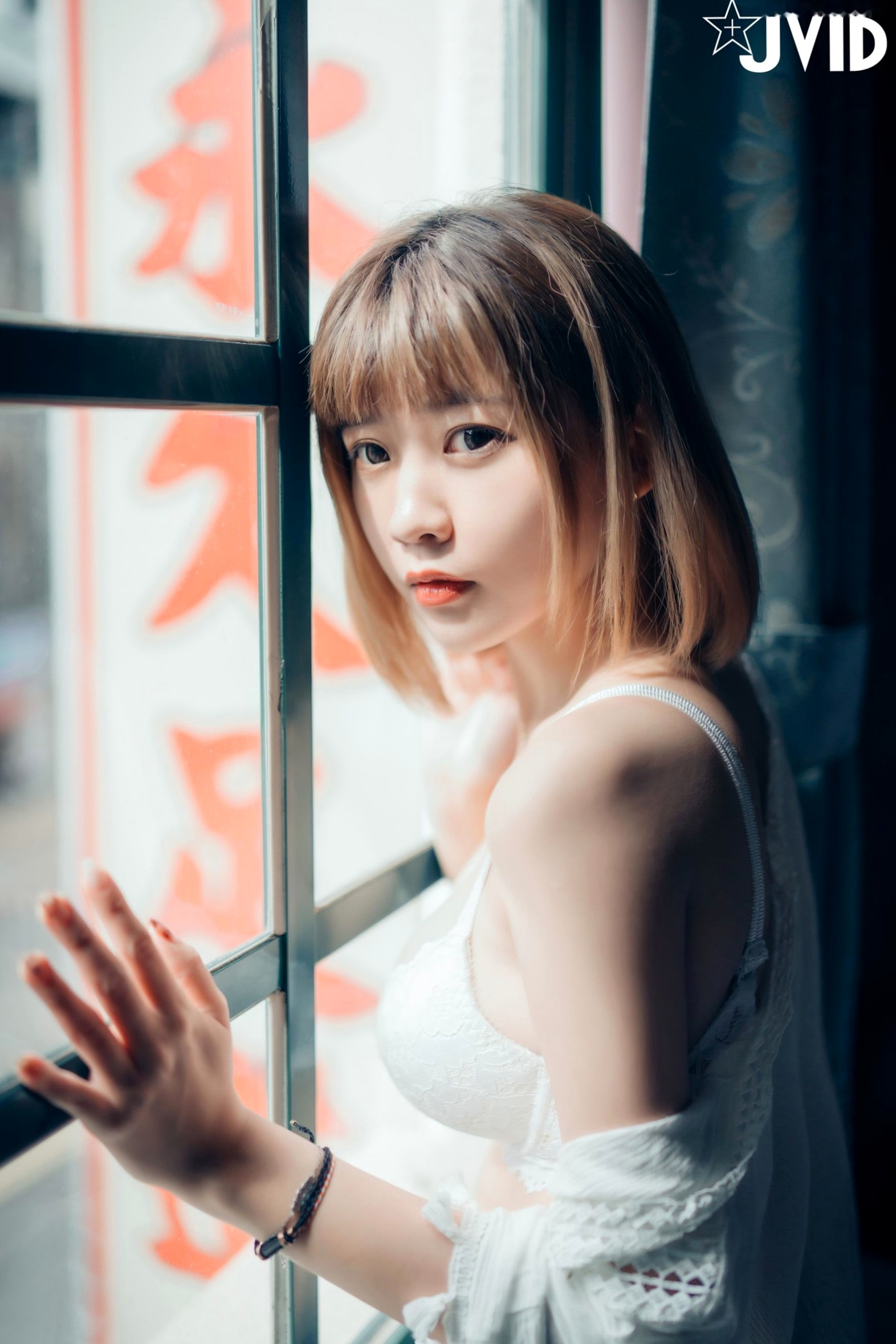 JVID女神果宝宝:卧室私房唯美诱惑写真,极致身材呈现清纯女友爱意,尽显迷人魅力