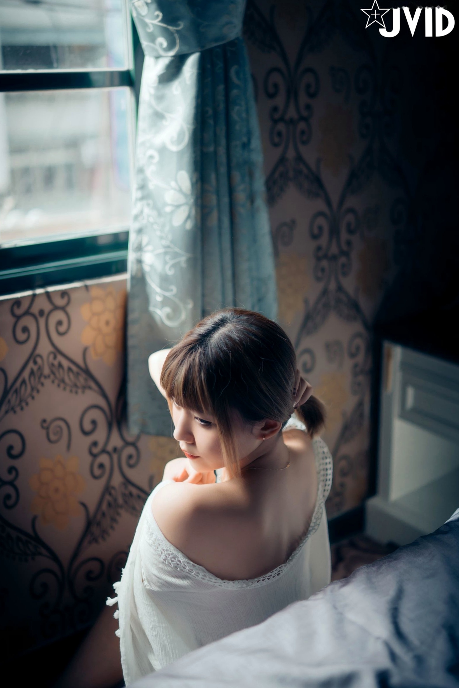 JVID女神果宝宝:卧室私房唯美诱惑写真,极致身材呈现清纯女友爱意,尽显迷人魅力