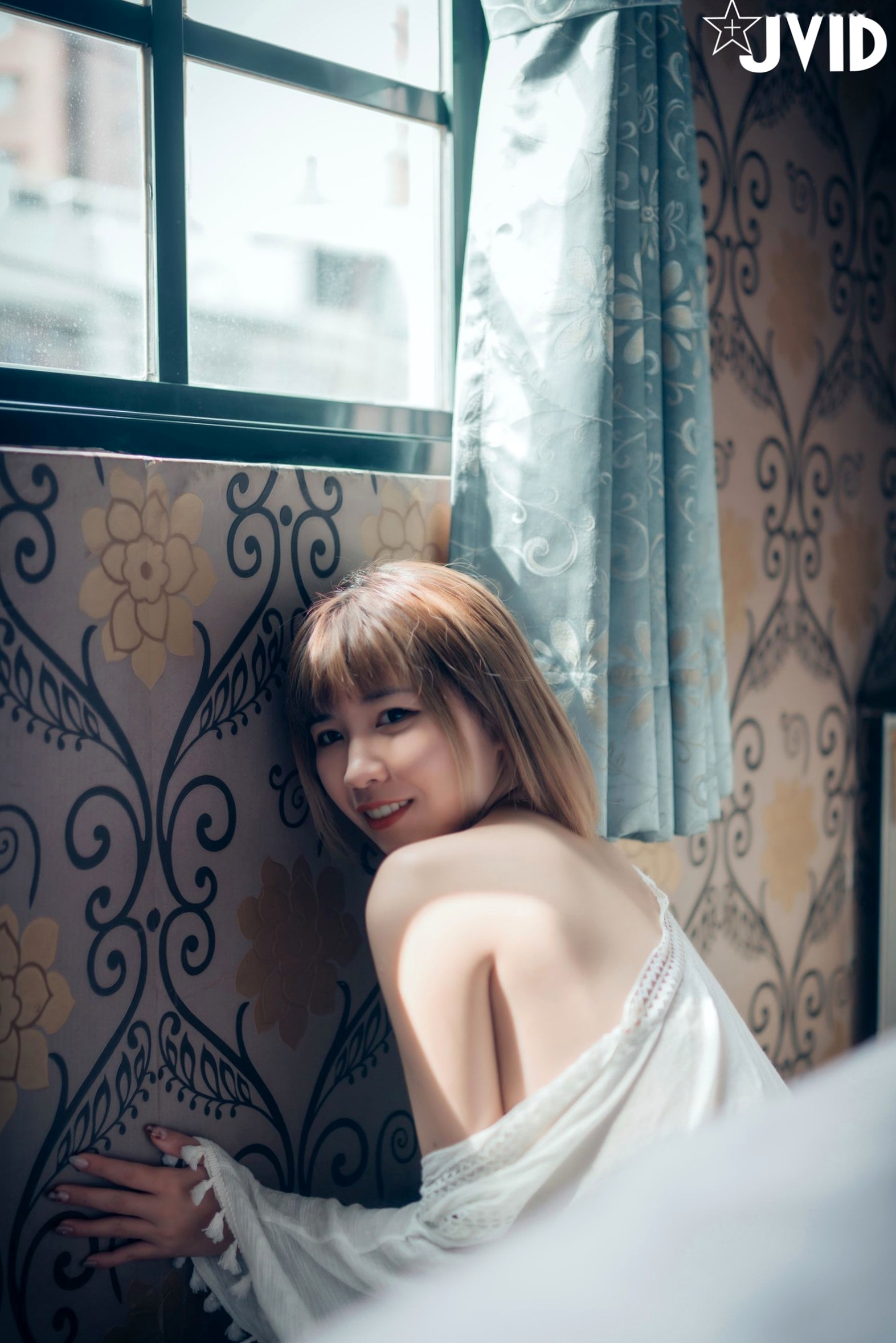 JVID女神果宝宝:卧室私房唯美诱惑写真,极致身材呈现清纯女友爱意,尽显迷人魅力