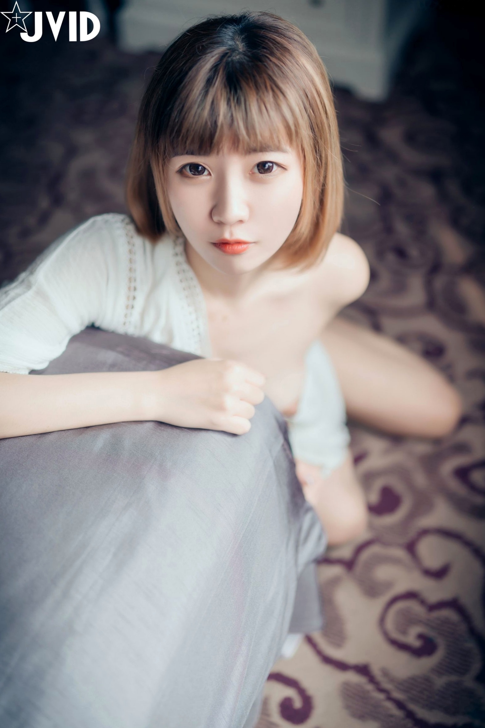 JVID女神果宝宝:卧室私房唯美诱惑写真,极致身材呈现清纯女友爱意,尽显迷人魅力
