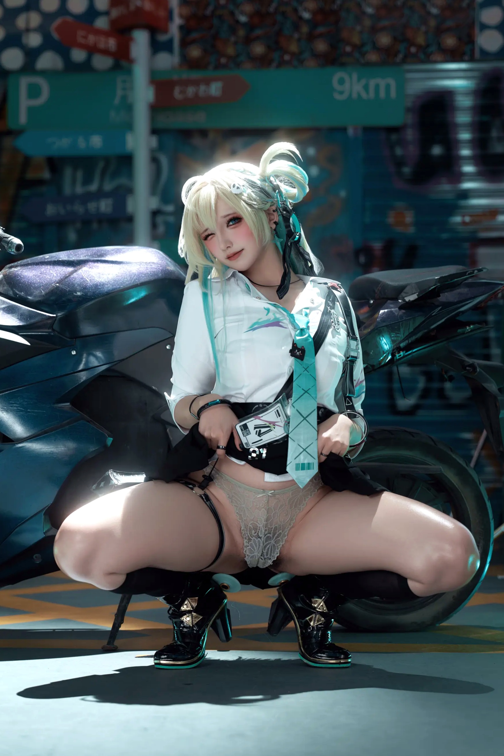 鬼马少女阿薰kaOri - 鸣潮 琳奈 摩托车制服诱惑角色扮演私房照