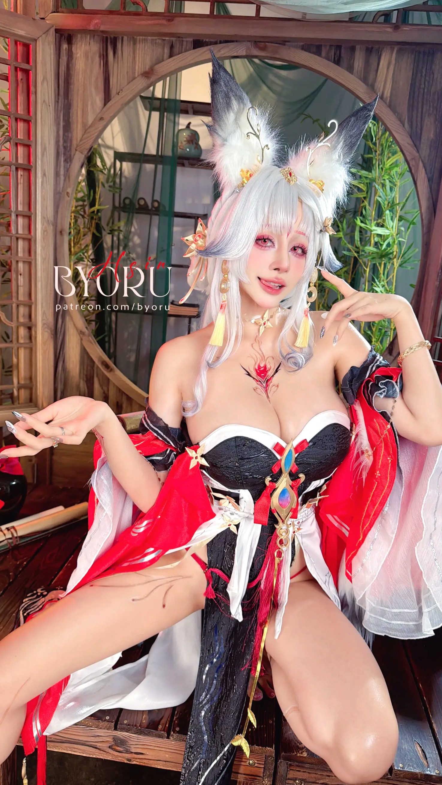 Byoru鸣潮Hsin角色扮演,极致古风狐妖COS,波涛胸涌性感写真集