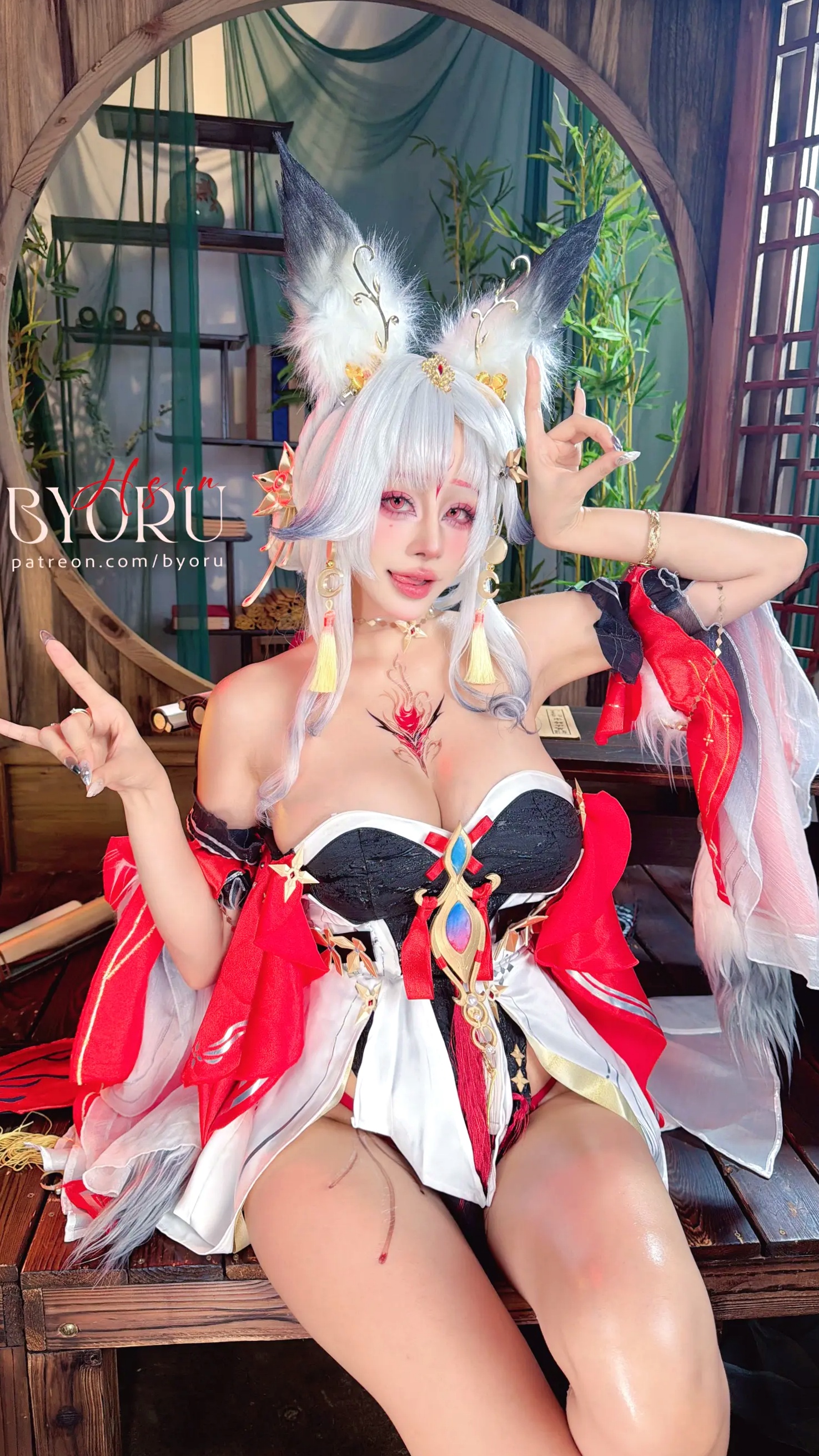 Byoru鸣潮Hsin角色扮演,极致古风狐妖COS,波涛胸涌性感写真集