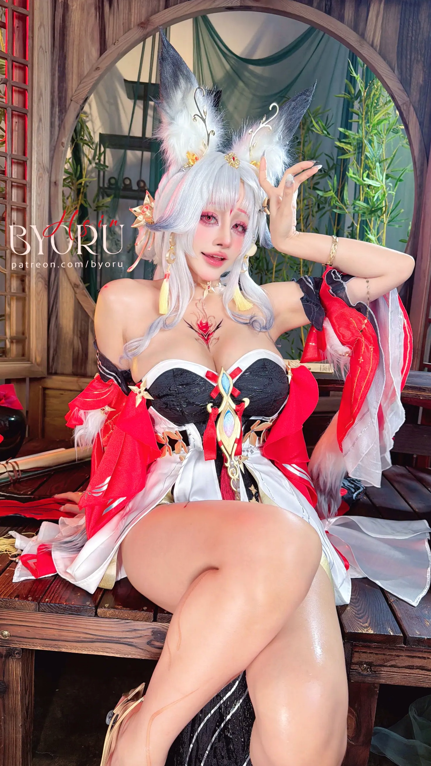Byoru鸣潮Hsin角色扮演,极致古风狐妖COS,波涛胸涌性感写真集