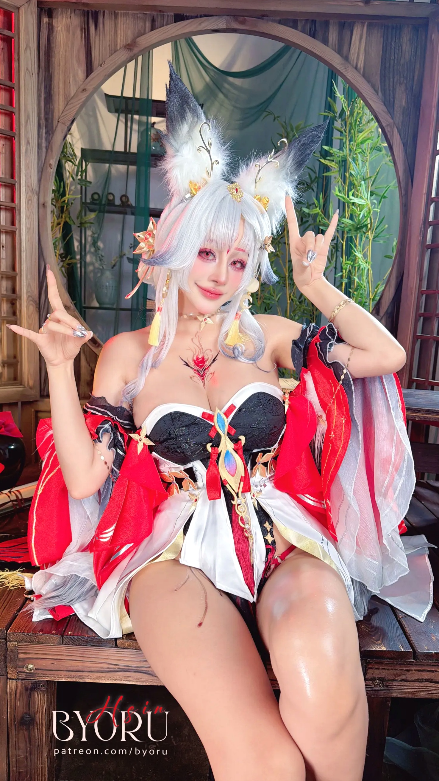 Byoru鸣潮Hsin角色扮演,极致古风狐妖COS,波涛胸涌性感写真集