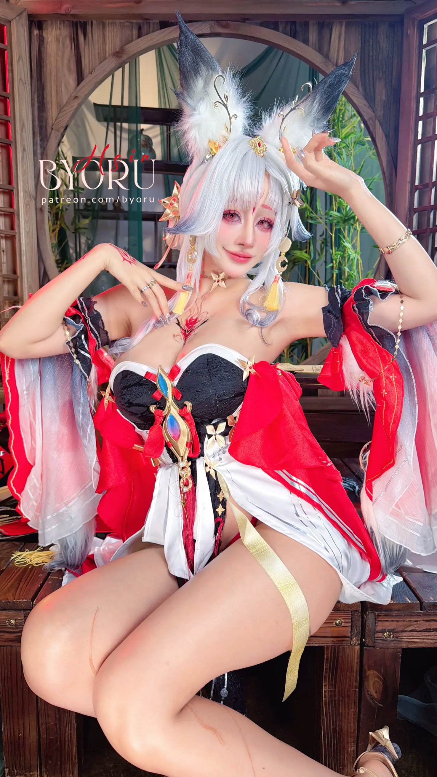 Byoru鸣潮Hsin角色扮演,极致古风狐妖COS,波涛胸涌性感写真集