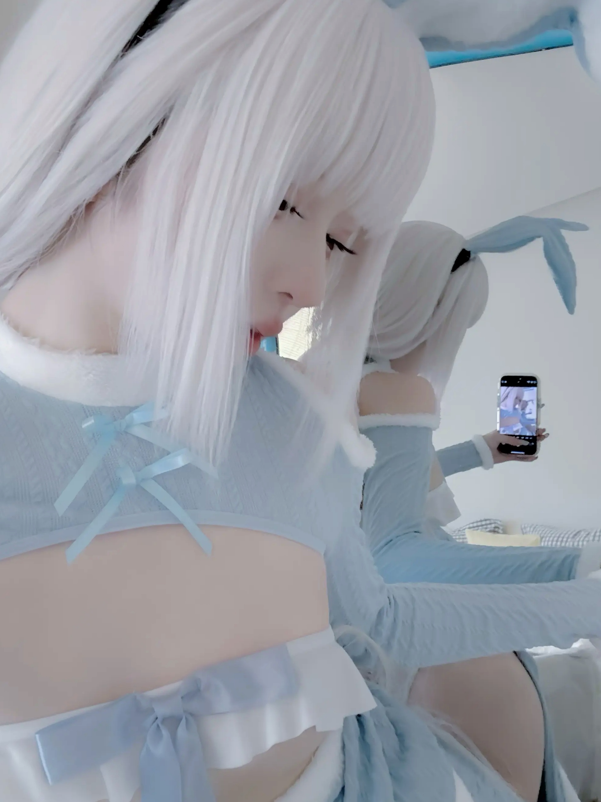 纸悦Etsu_ko绒绒兔二次元清纯少女,蓝色露肩兔女郎私房镜前自拍诱惑写真