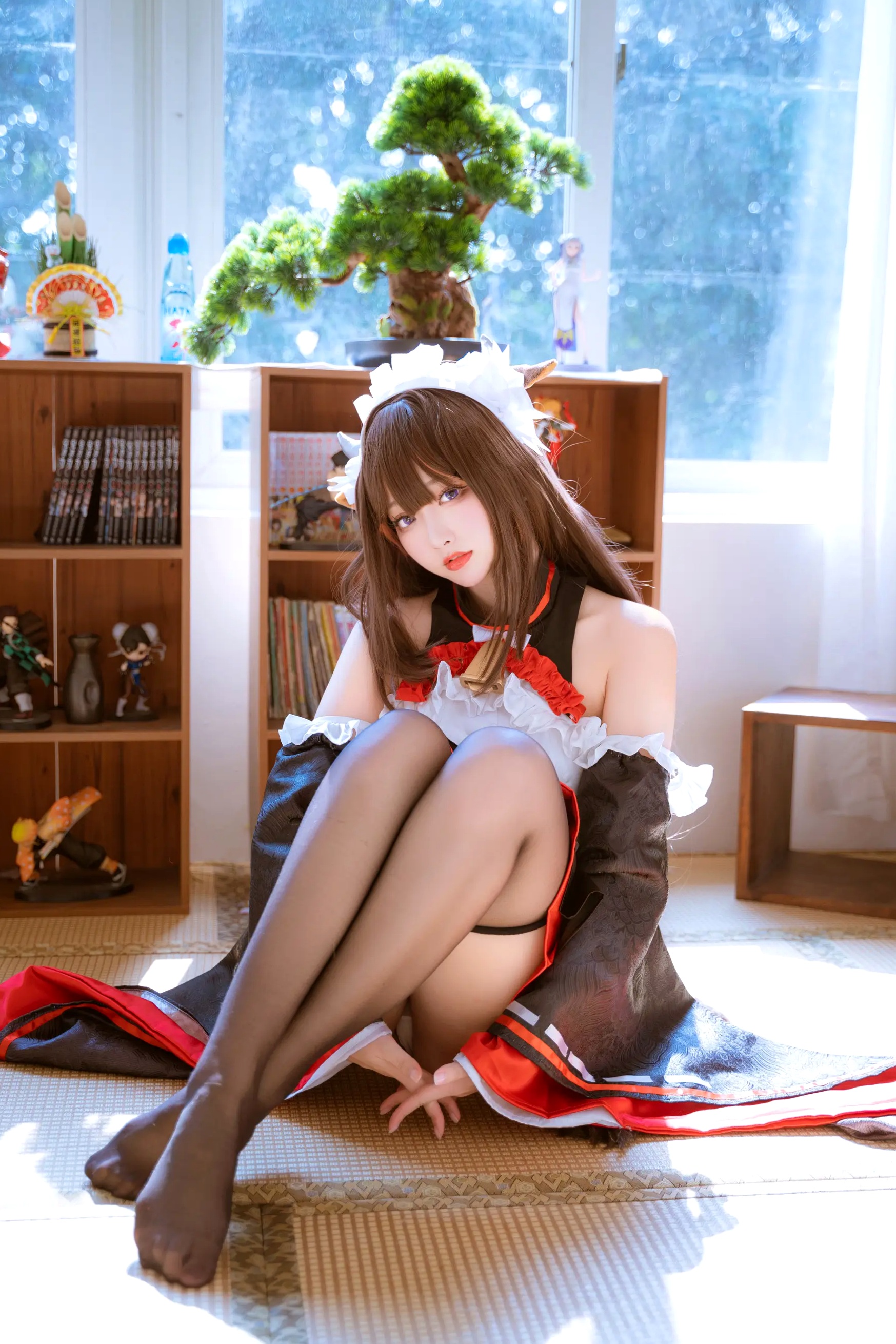 宫本樱《碧蓝航线》槛野Cosplay写真,性感女仆与比基尼诱惑大尺度套图