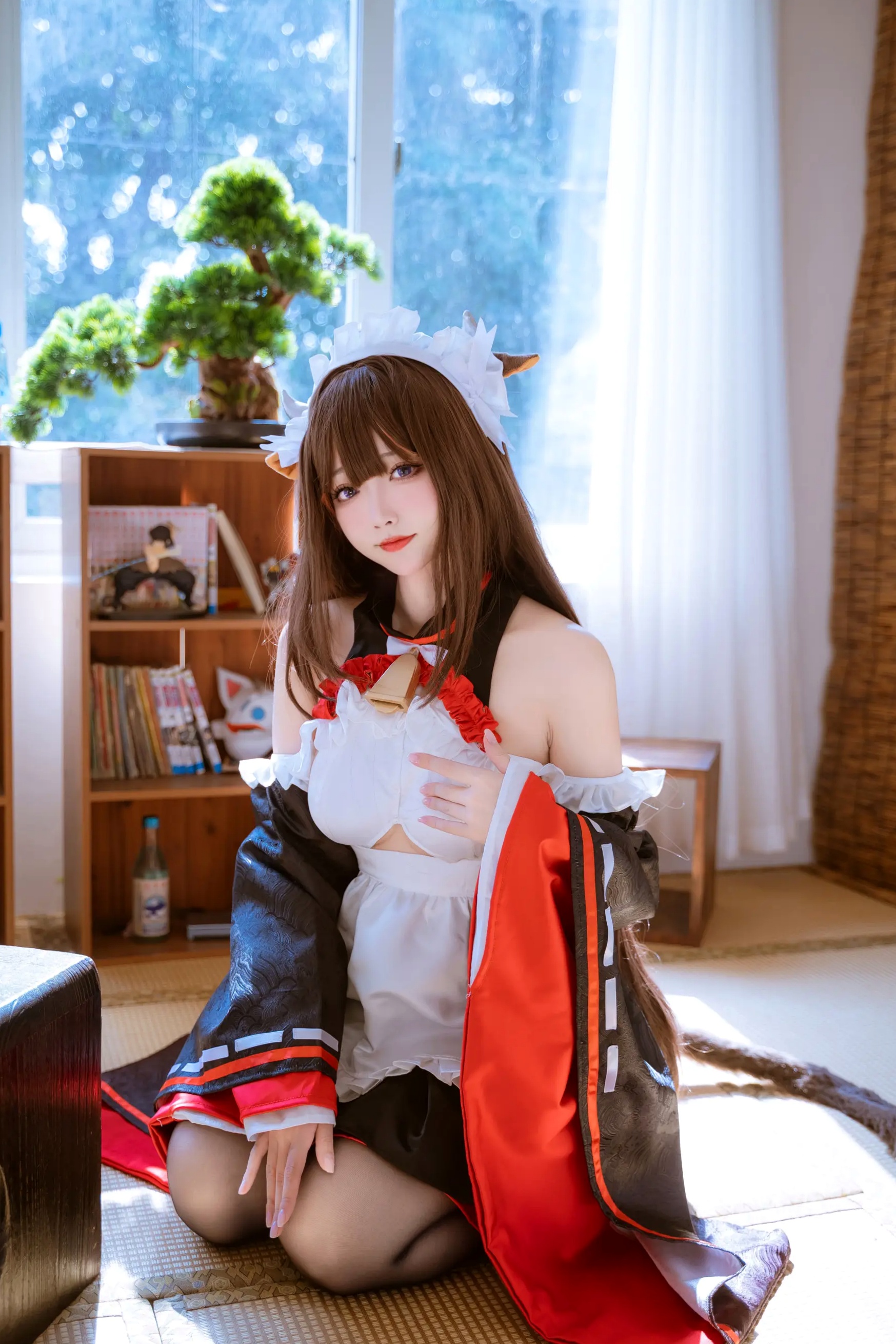 宫本樱《碧蓝航线》槛野Cosplay写真,性感女仆与比基尼诱惑大尺度套图