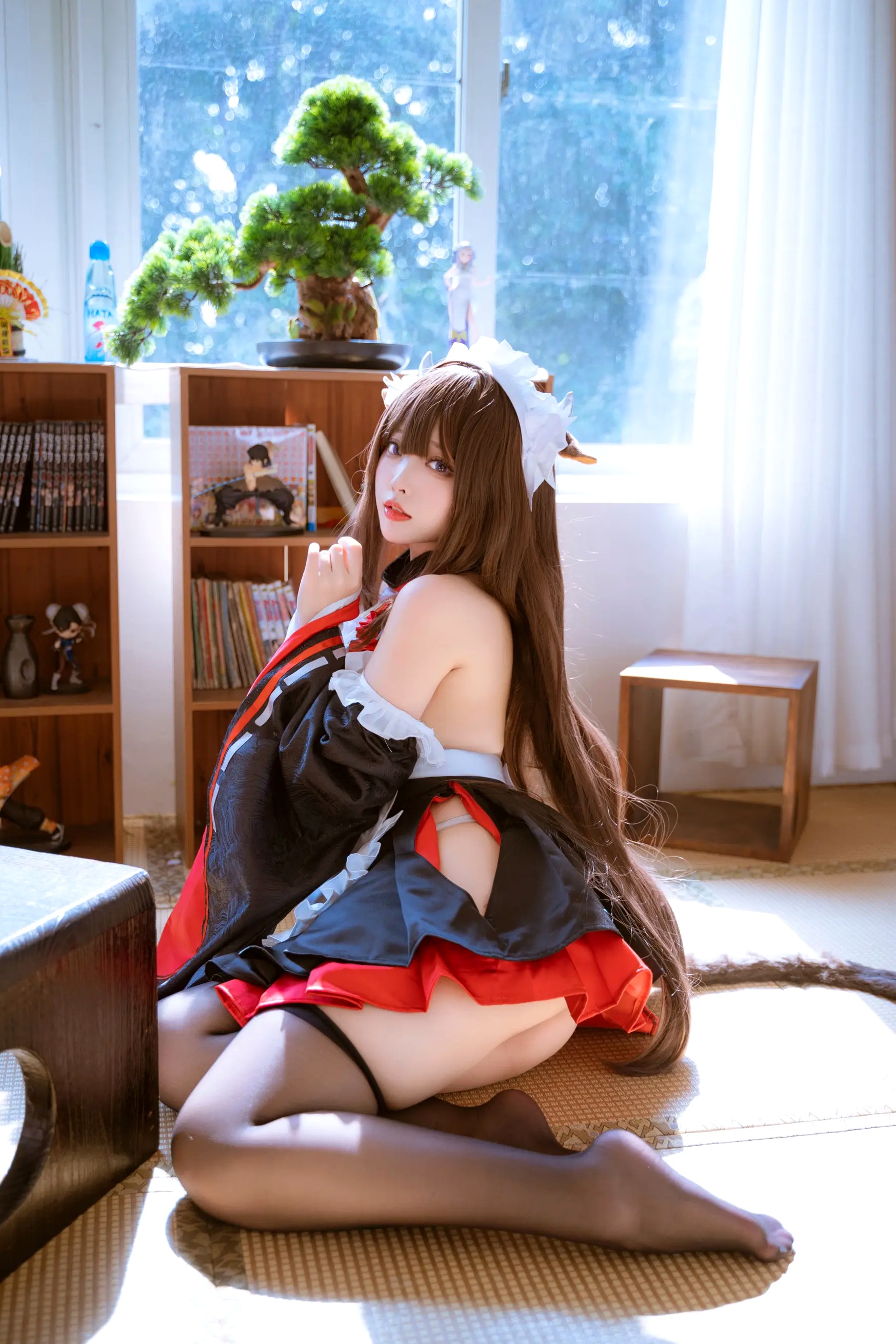 宫本樱《碧蓝航线》槛野Cosplay写真,性感女仆与比基尼诱惑大尺度套图