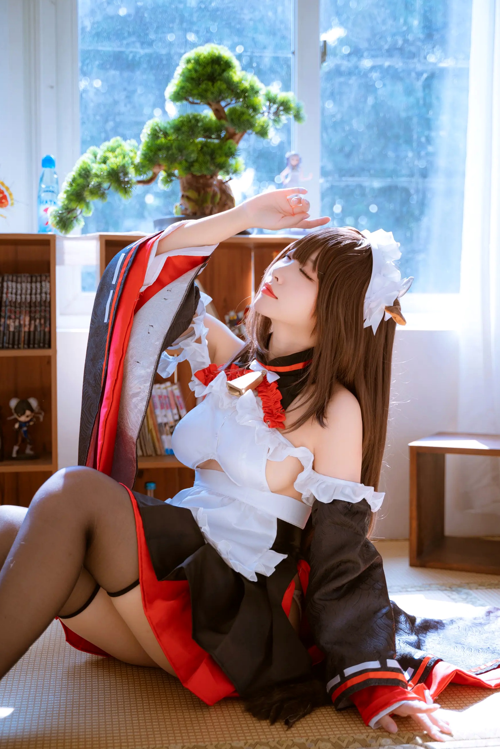 宫本樱《碧蓝航线》槛野Cosplay写真,性感女仆与比基尼诱惑大尺度套图