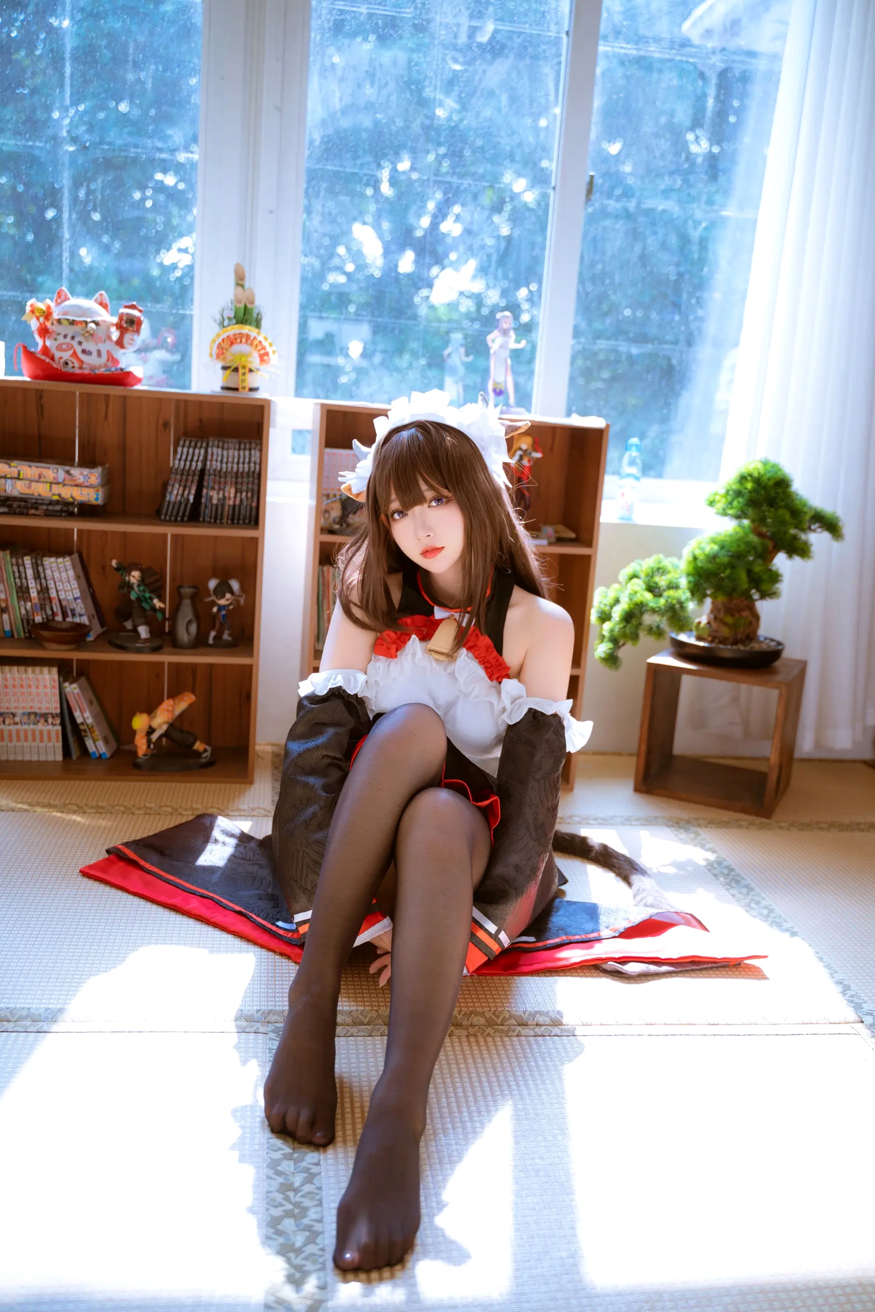 宫本樱《碧蓝航线》槛野Cosplay写真,性感女仆与比基尼诱惑大尺度套图