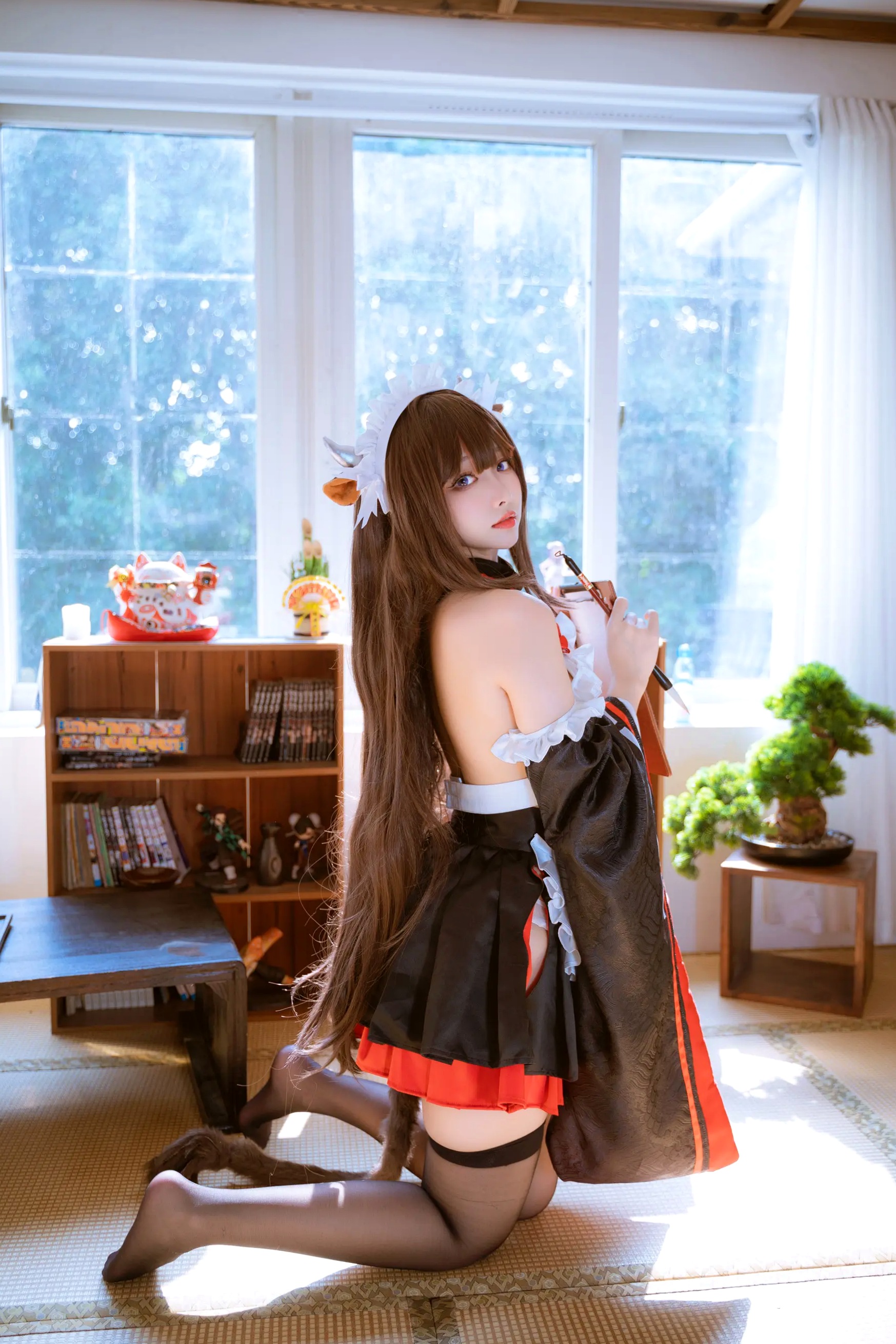 宫本樱《碧蓝航线》槛野Cosplay写真,性感女仆与比基尼诱惑大尺度套图