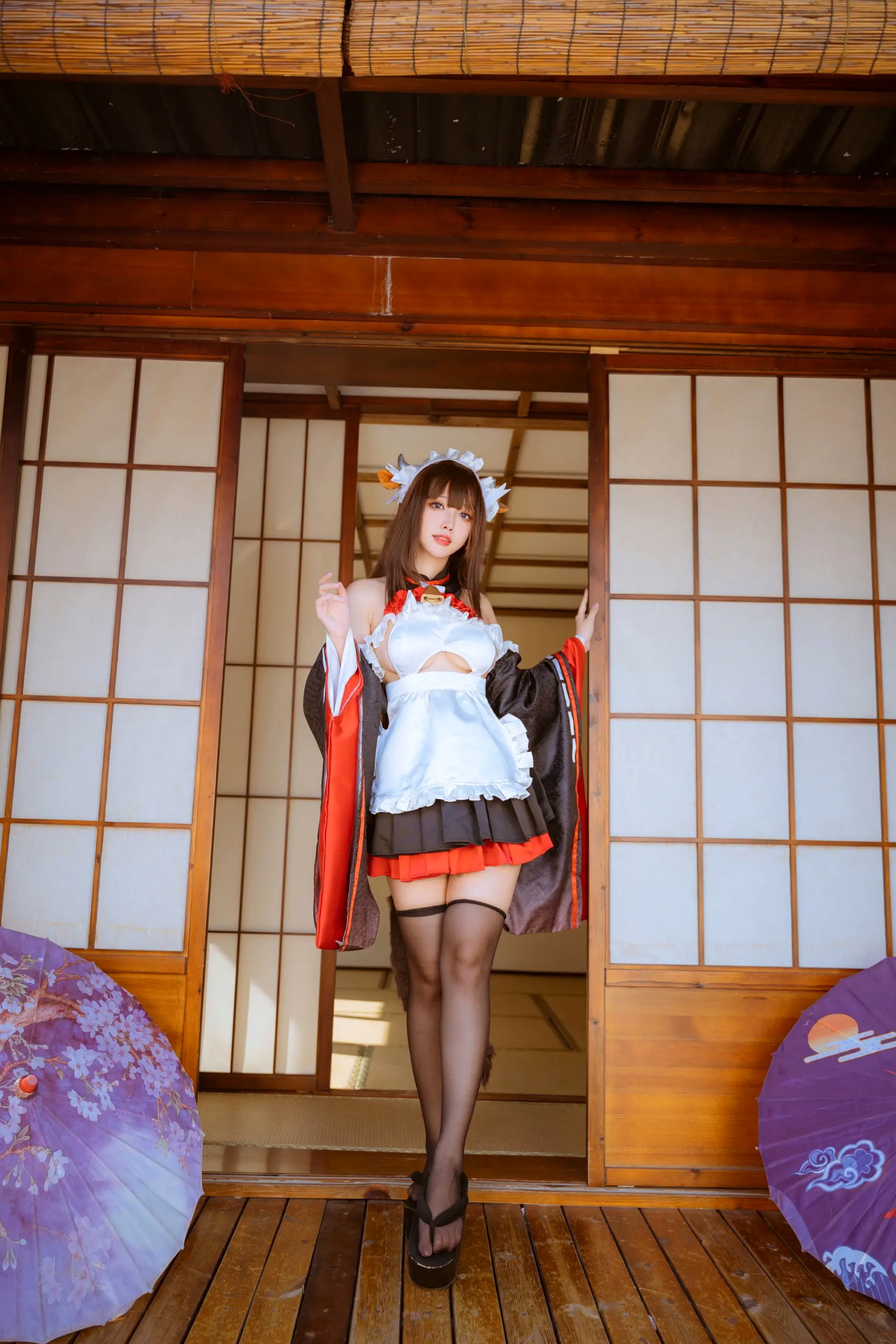 宫本樱《碧蓝航线》槛野Cosplay写真,性感女仆与比基尼诱惑大尺度套图