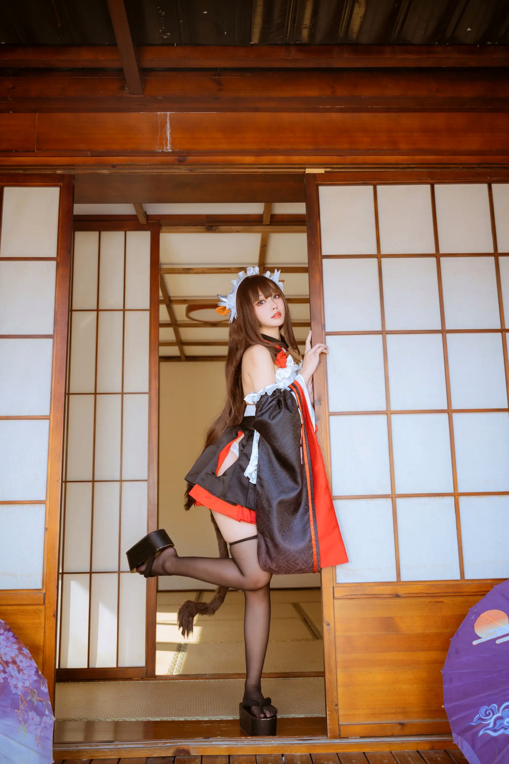 宫本樱《碧蓝航线》槛野Cosplay写真,性感女仆与比基尼诱惑大尺度套图