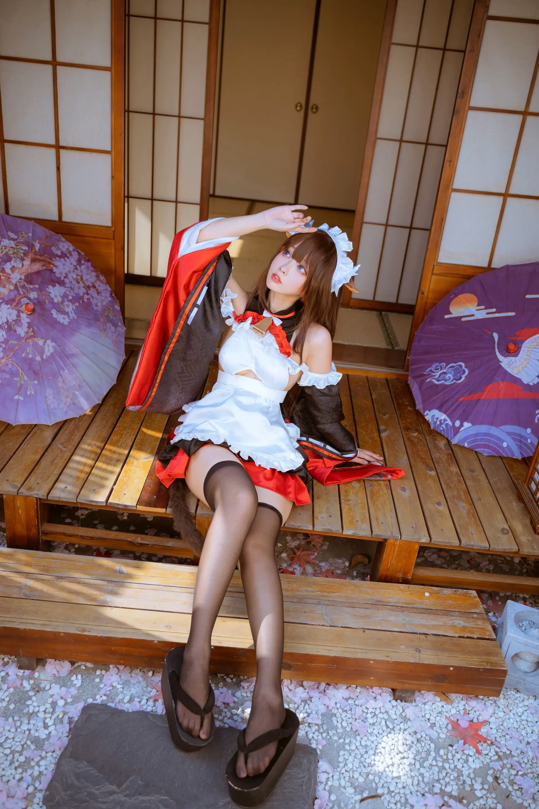 宫本樱《碧蓝航线》槛野Cosplay写真,性感女仆与比基尼诱惑大尺度套图