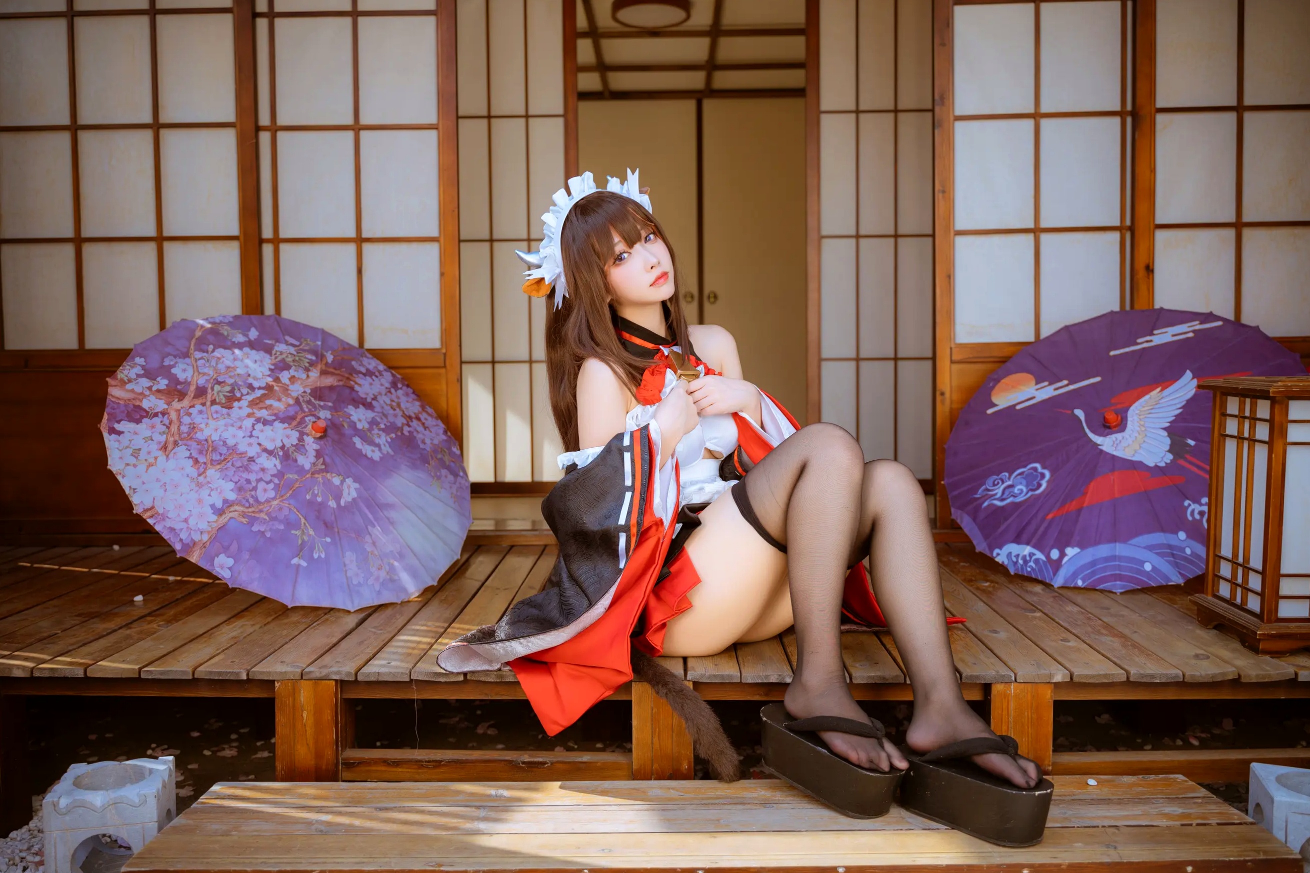 宫本樱《碧蓝航线》槛野Cosplay写真,性感女仆与比基尼诱惑大尺度套图