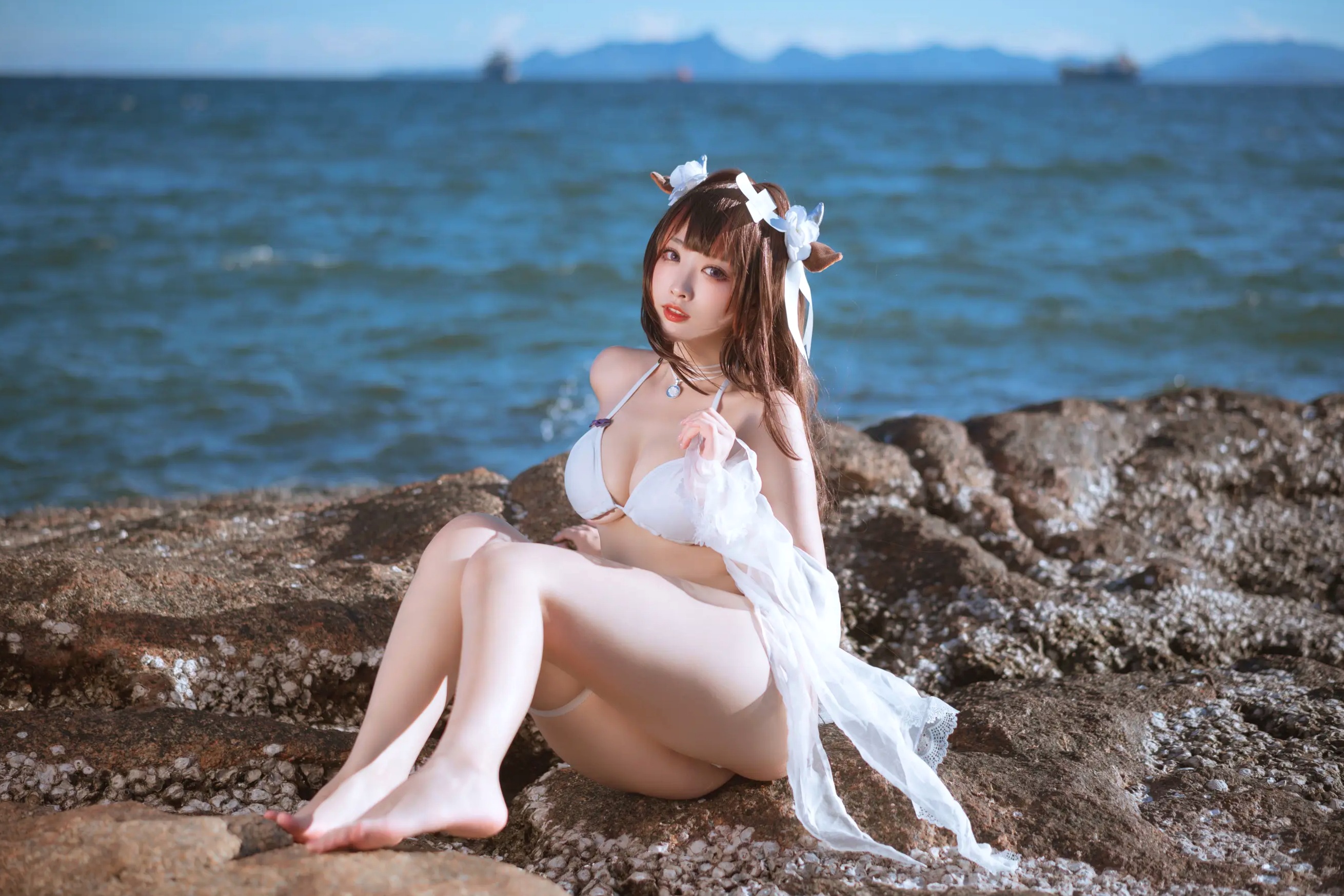 宫本樱《碧蓝航线》槛野Cosplay写真,性感女仆与比基尼诱惑大尺度套图