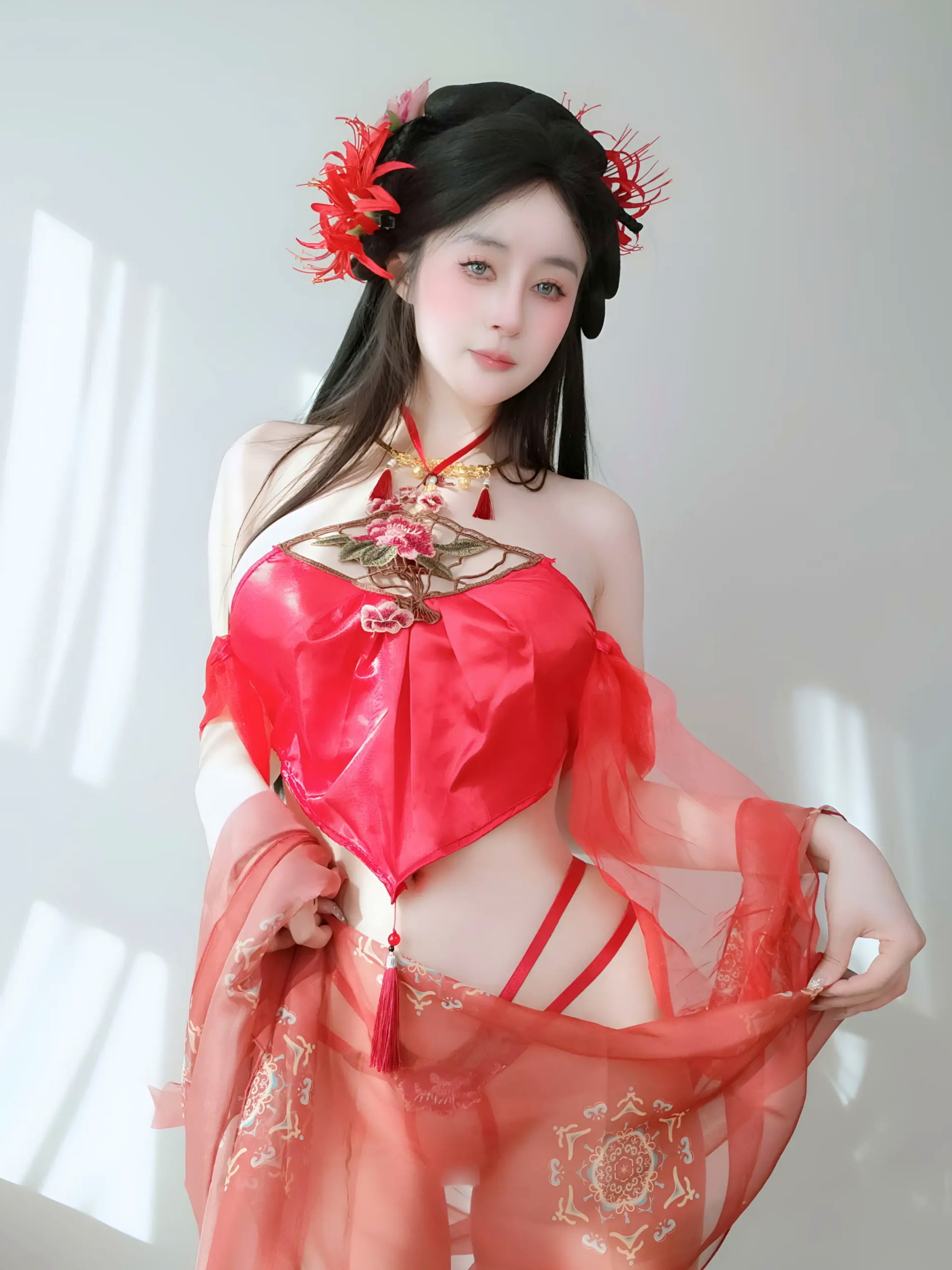 Coser白银最新写真合集,猫耳女仆装与古典肚兜造型,大尺度福利展现诱惑身材,高品质角色扮演私房摄影